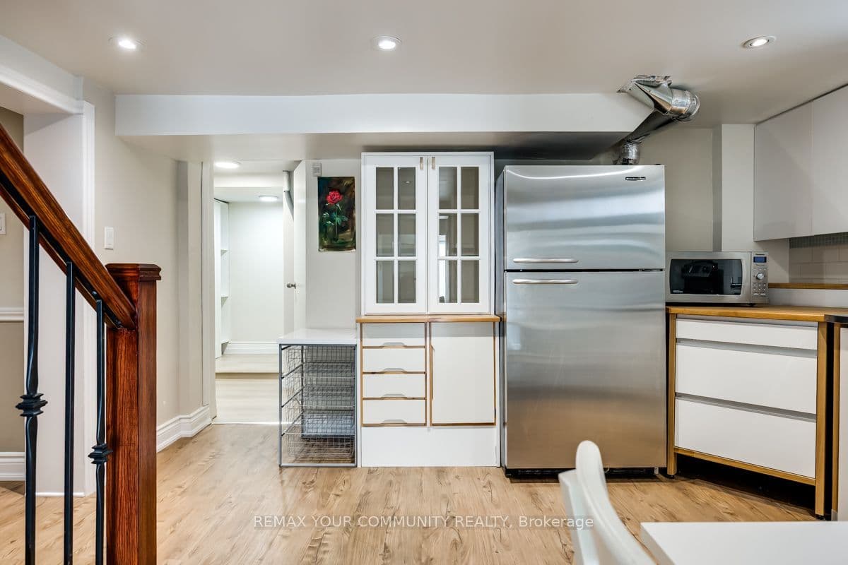 71 Hawman Avenue photo 1