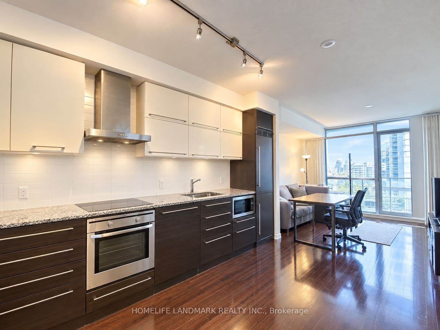 Unit 1603 770 Bay Street photo 1