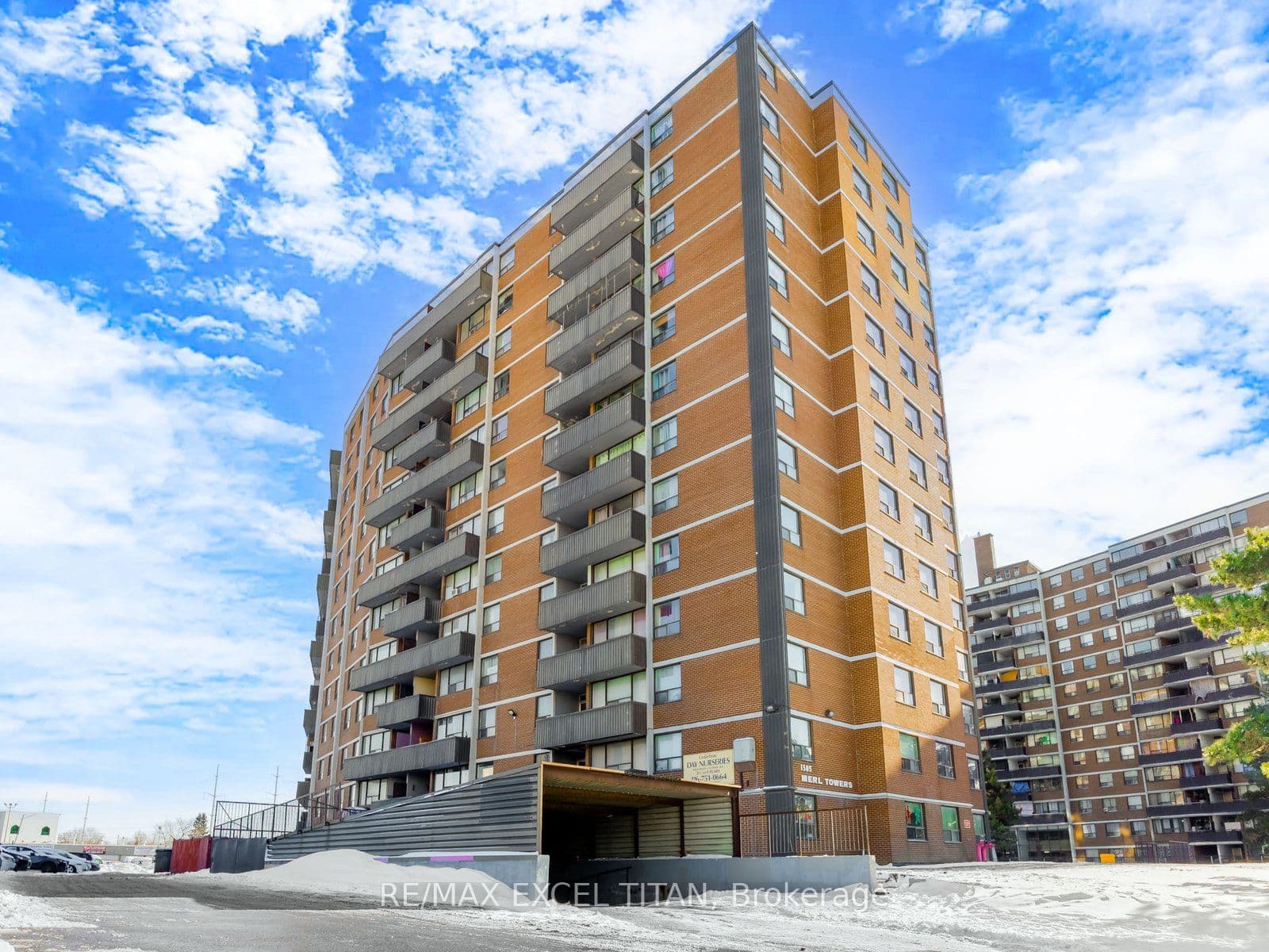 Unit 301 1385 Midland Avenue photo 1