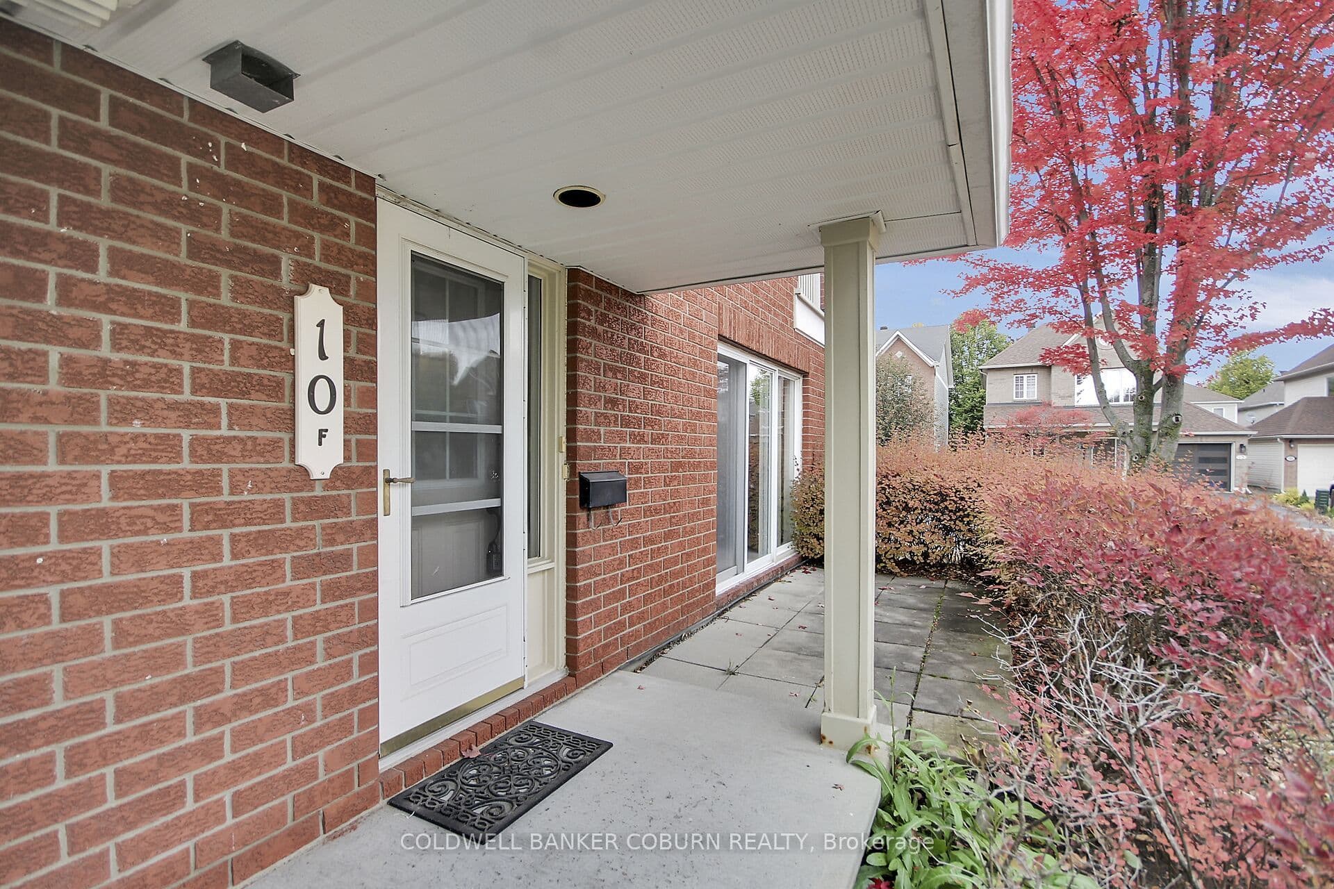 Unit F 10 Daybreak Street photo 1