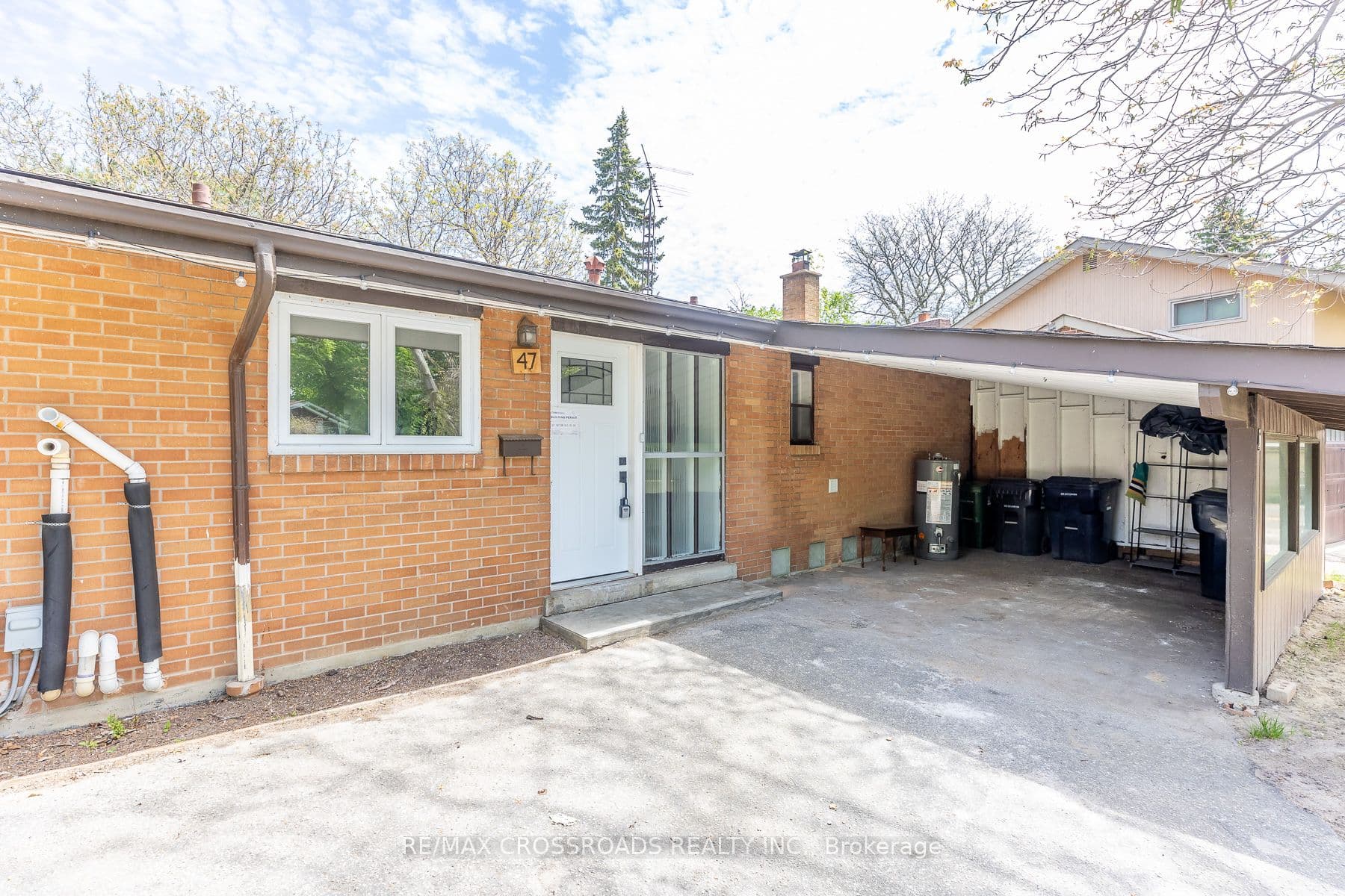 47 Munson Crescent photo 1