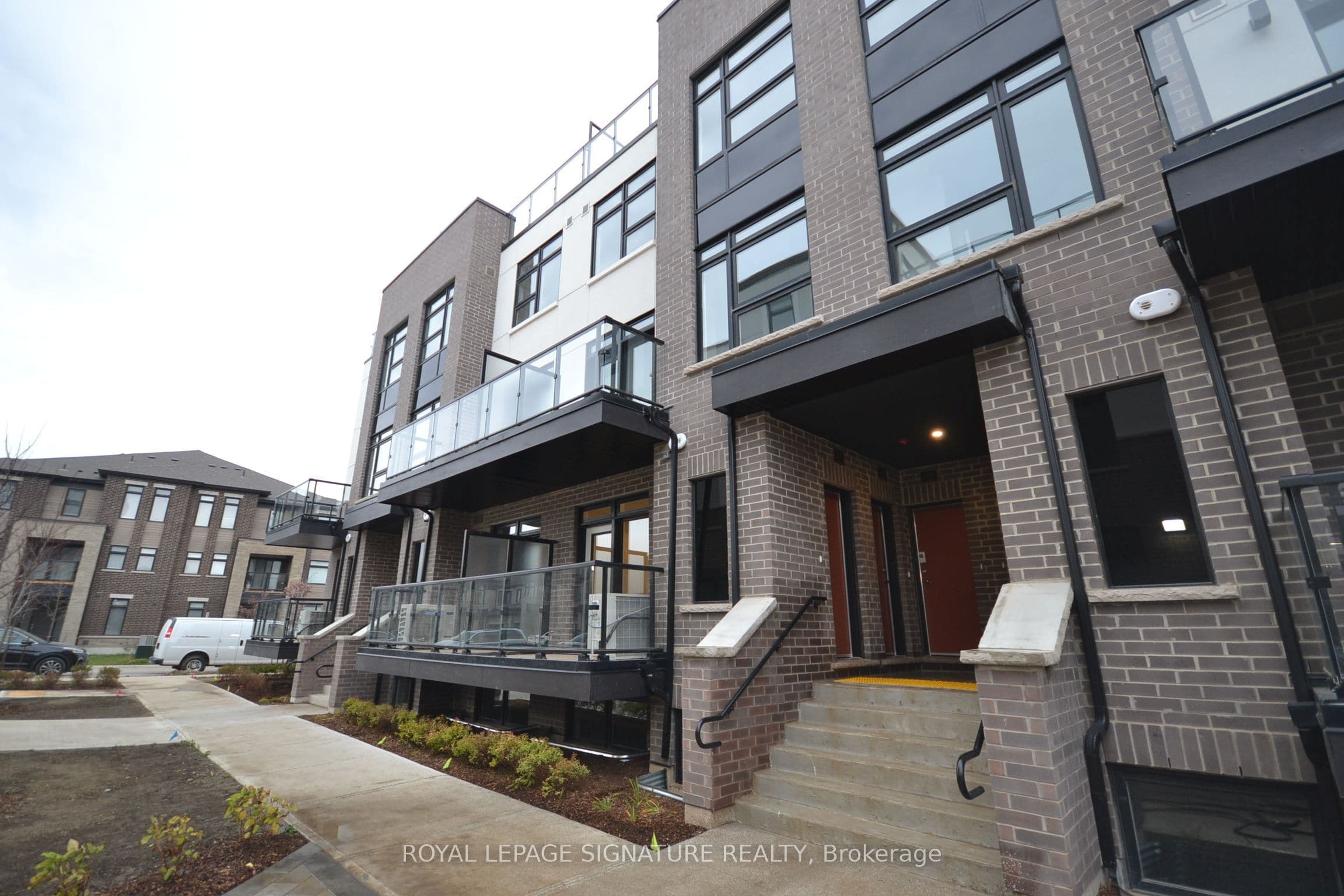 Unit 107 1573 Rose Way photo 1