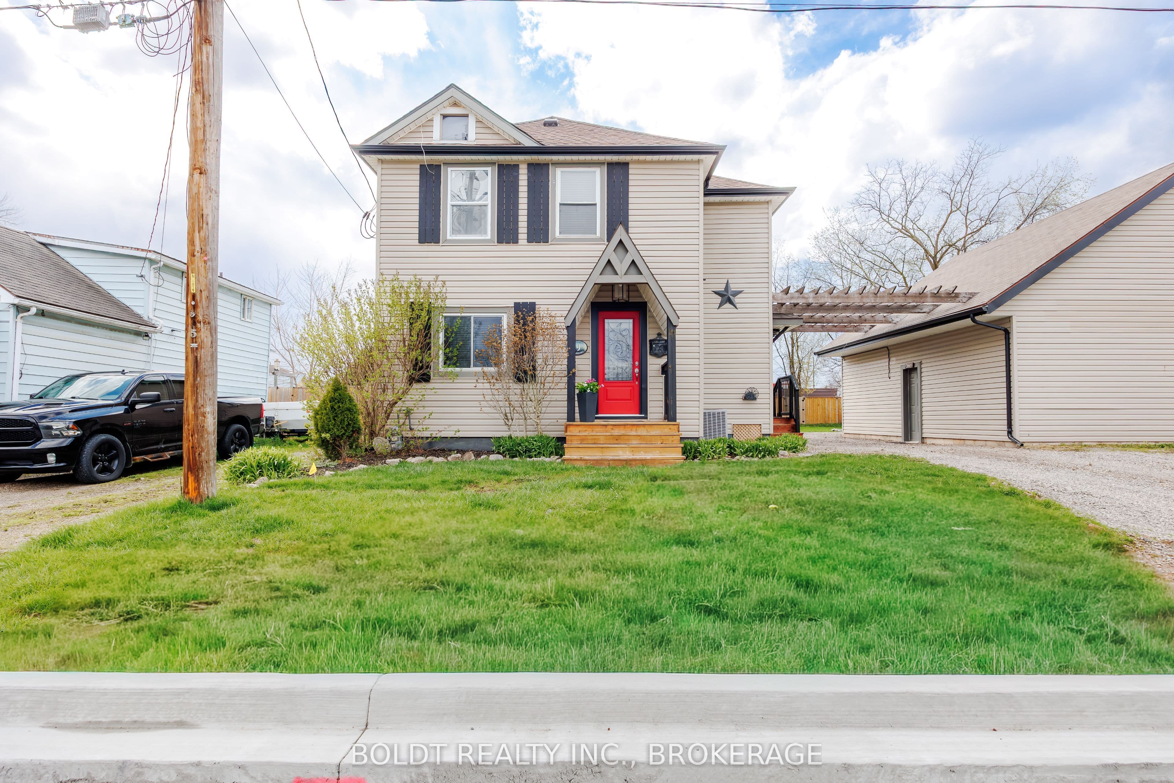 19 Patricia Avenue photo 1
