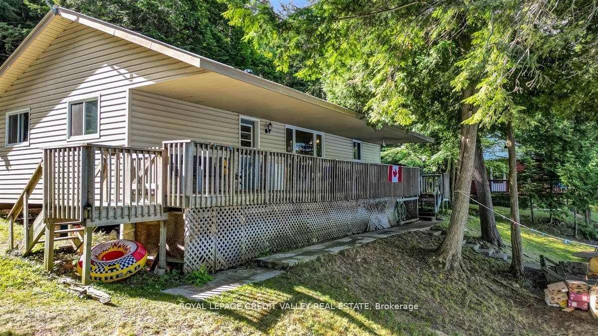 292 Caroline Court photo 1