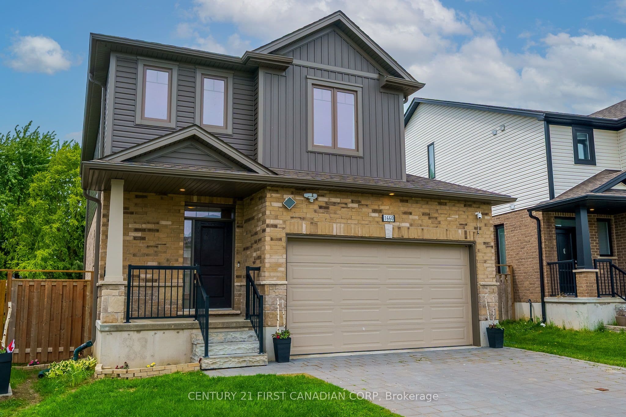 1660 Beaverbrook Avenue photo 1