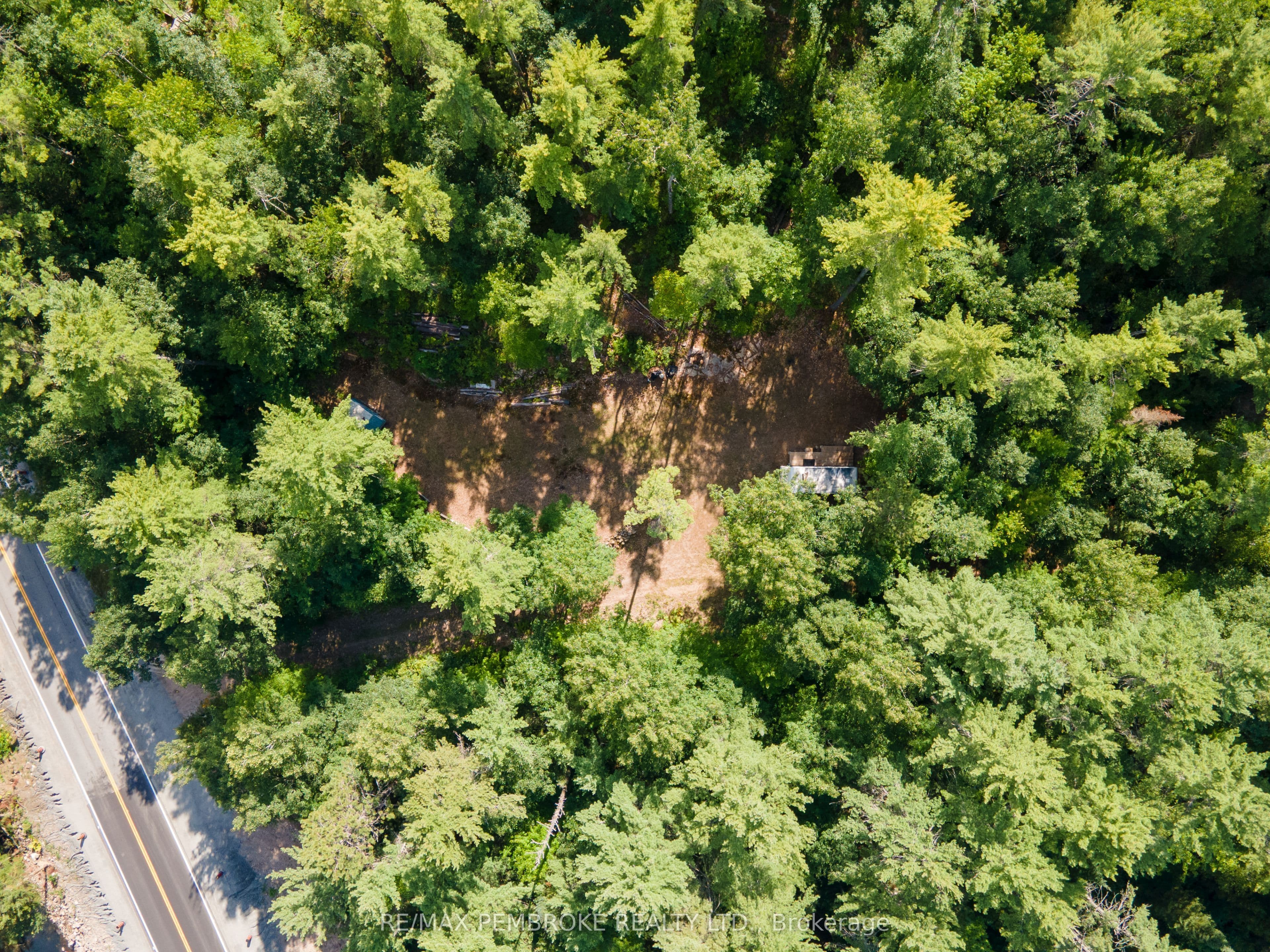 5032 Round Lake Road photo 1