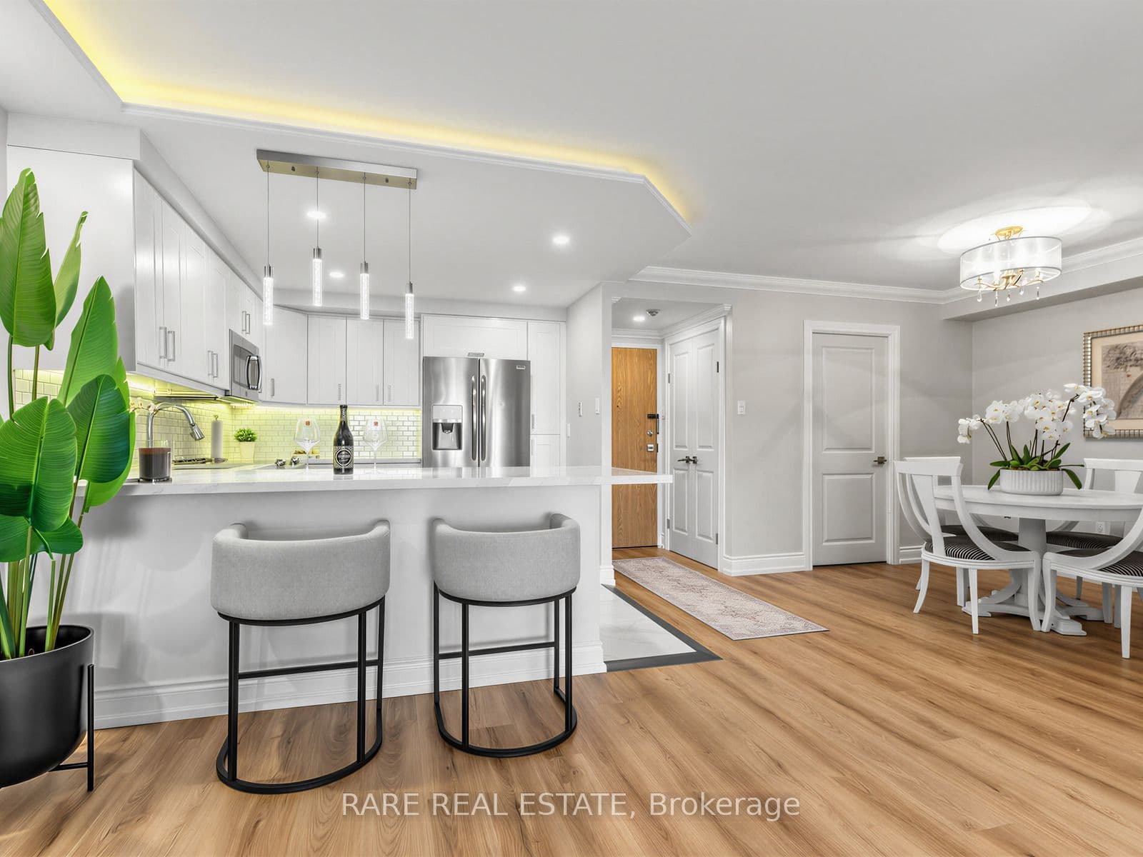 Unit 710 7601 Bathurst Street photo 1