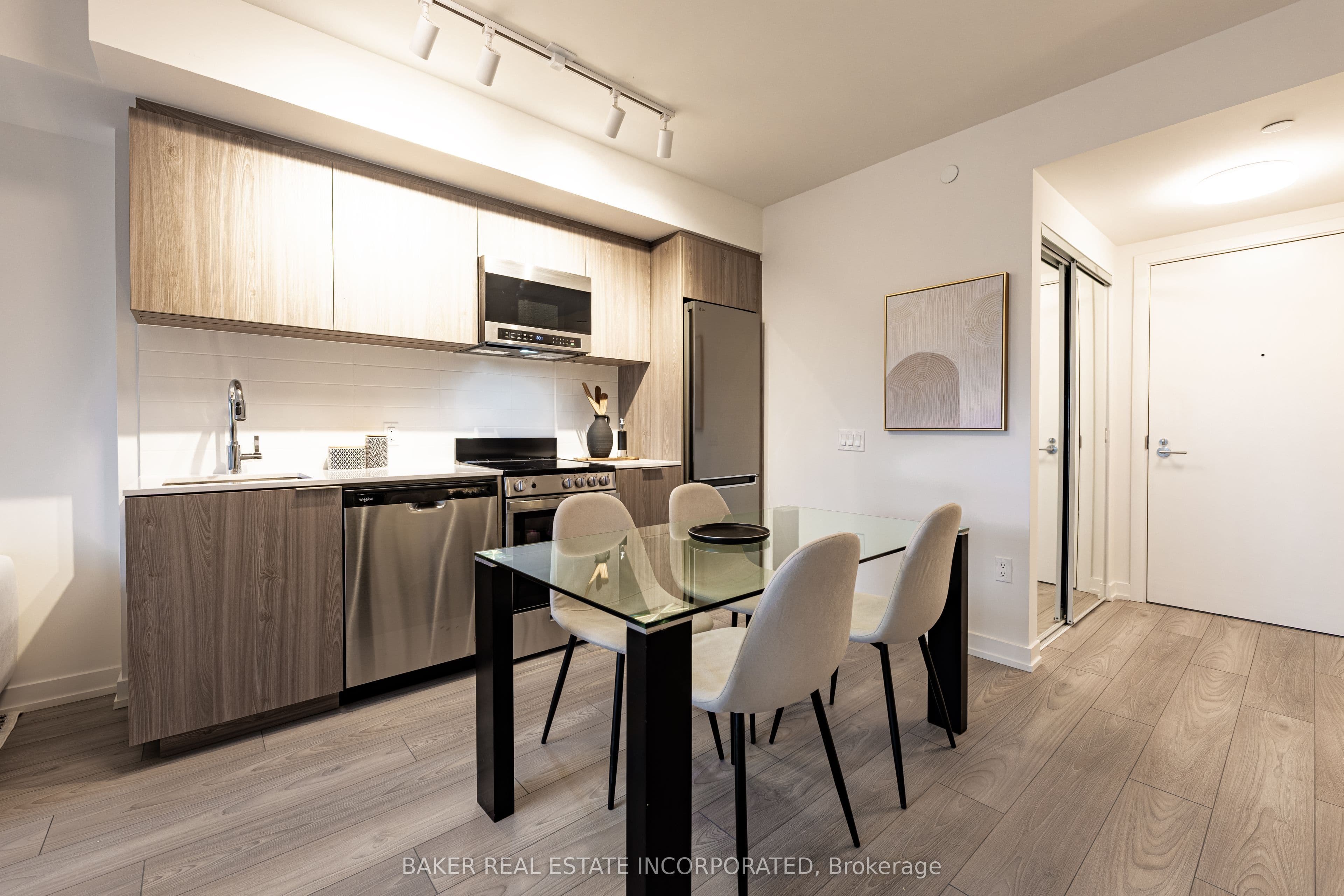 Unit 807 223 Redpath Avenue photo 1