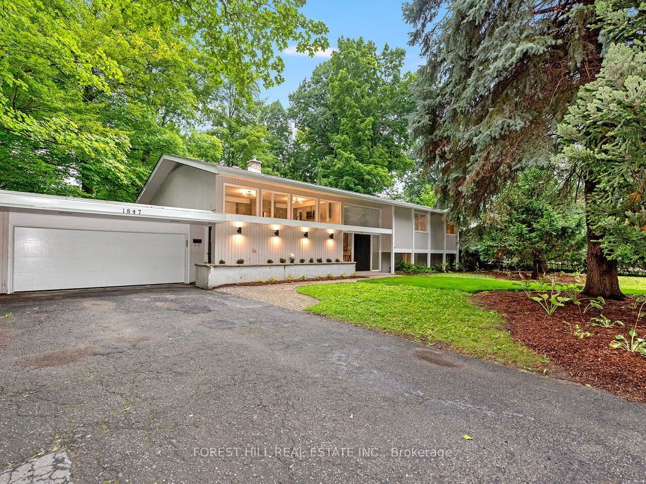 1847 Will Scarlett Drive photo 1