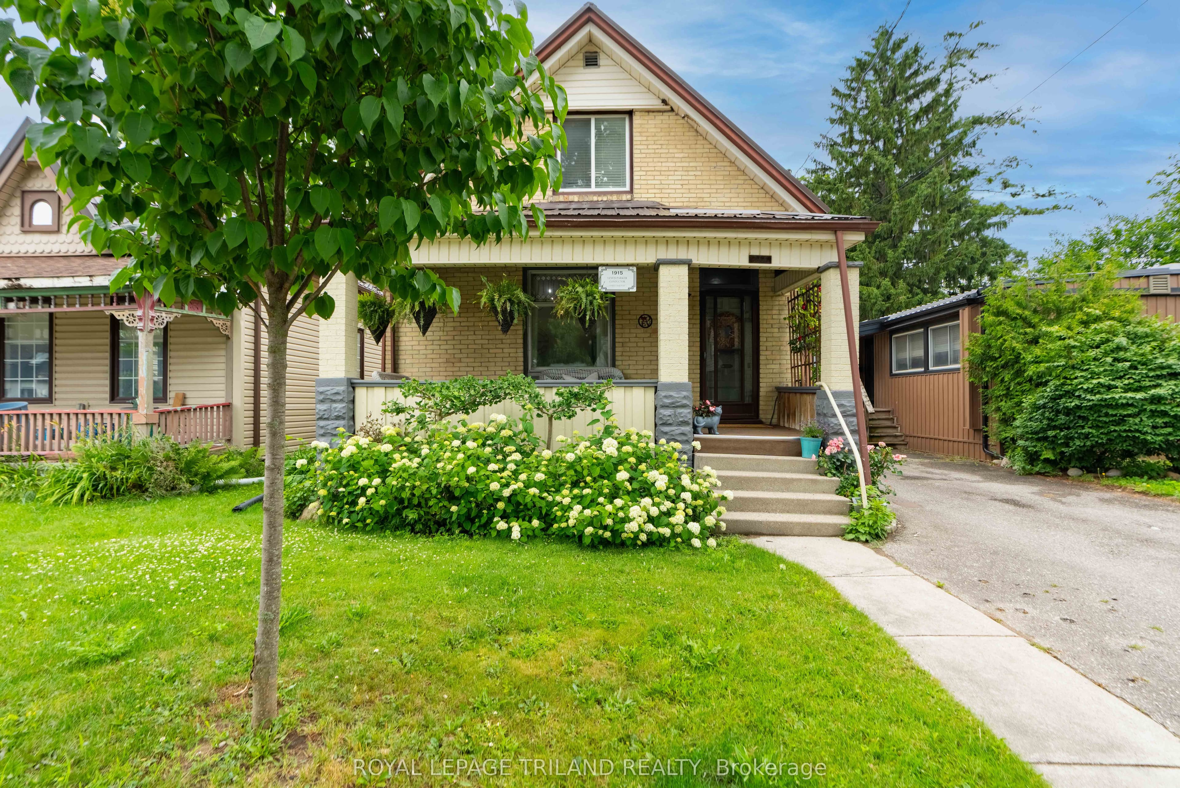 946 Dufferin Avenue photo 1