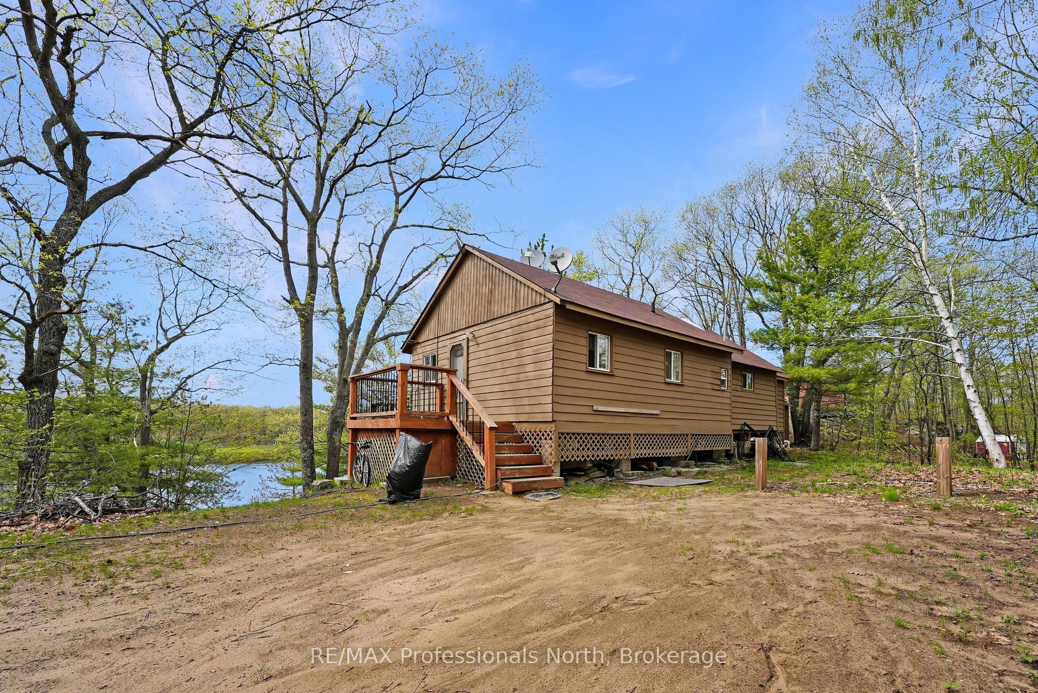 1012 Iroquois Lane photo 1