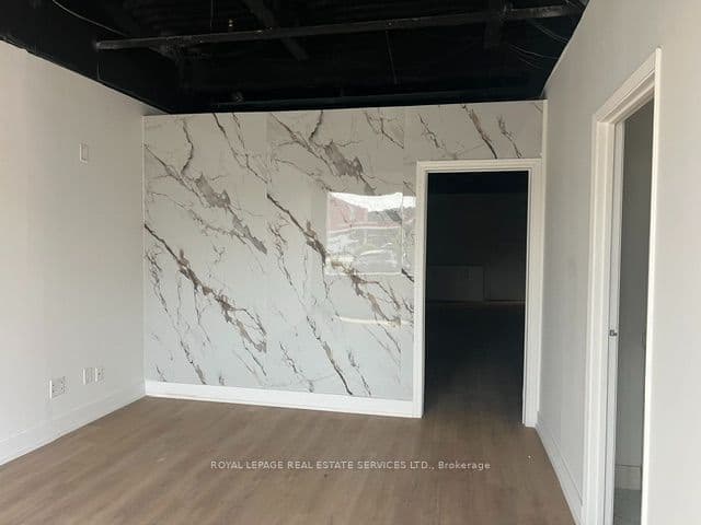 Unit #42 2355 Derry Road photo 1