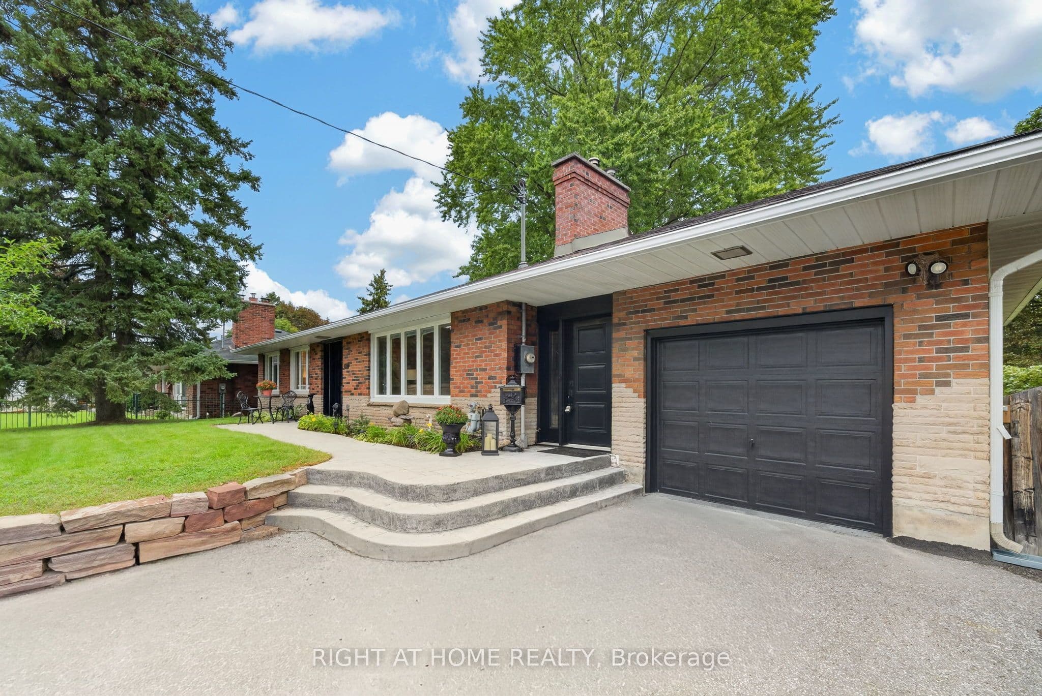 937 Chevrolet Street photo 1