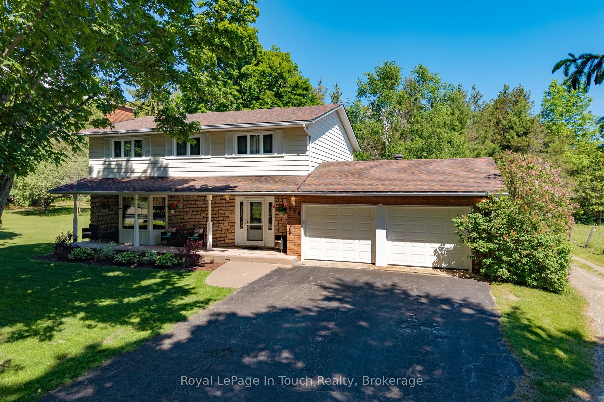 756 Champlain Road photo 1