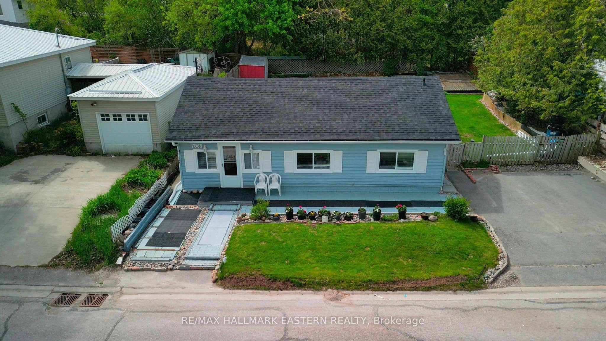 7069 Waverly Street photo 1