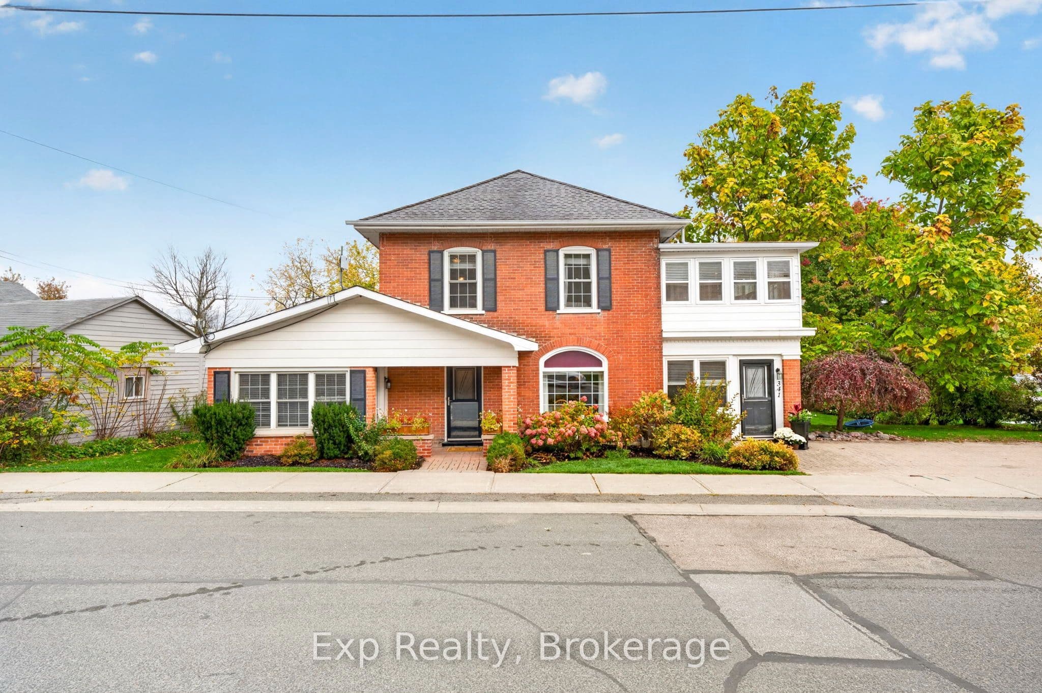 341 Metcalf Street photo 1