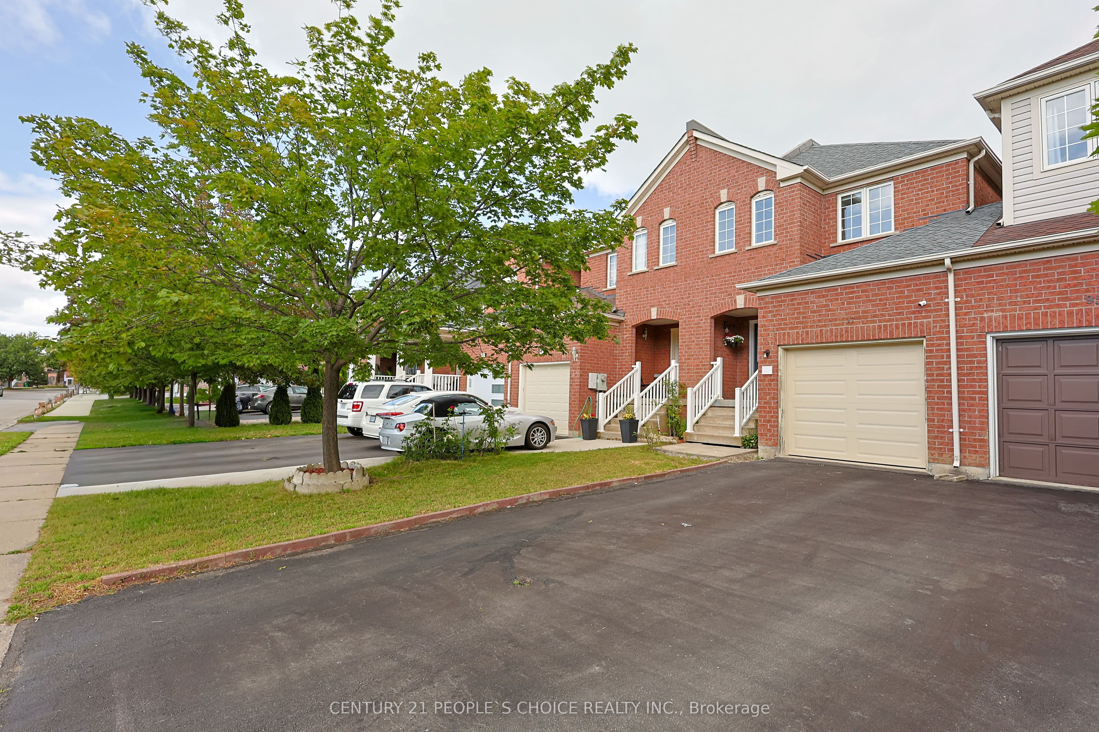 97 Zia Dodda Crescent photo 1