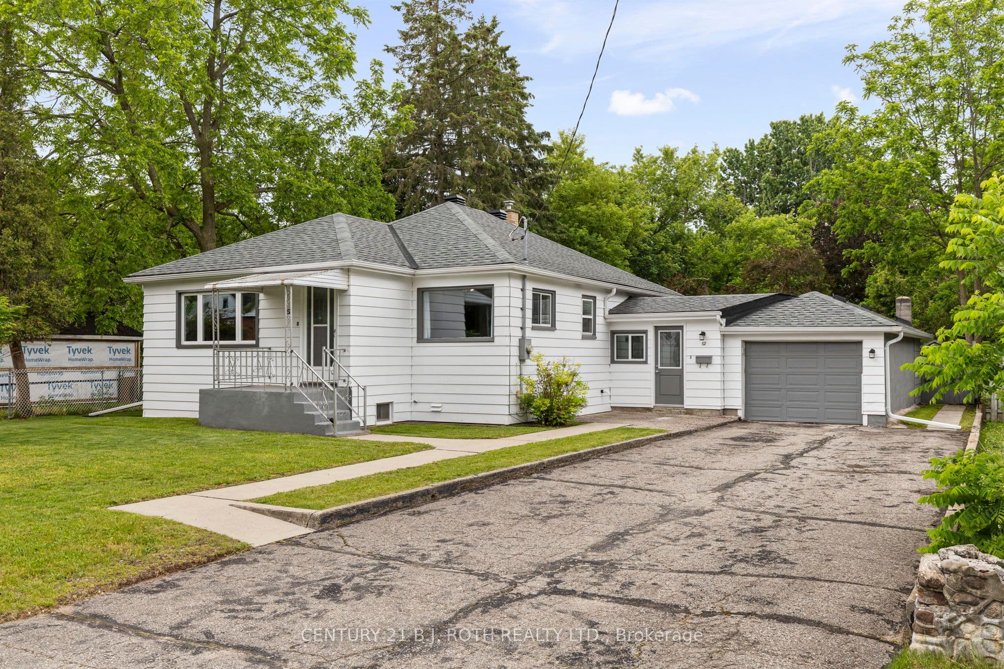 52 Marcus Street photo 1