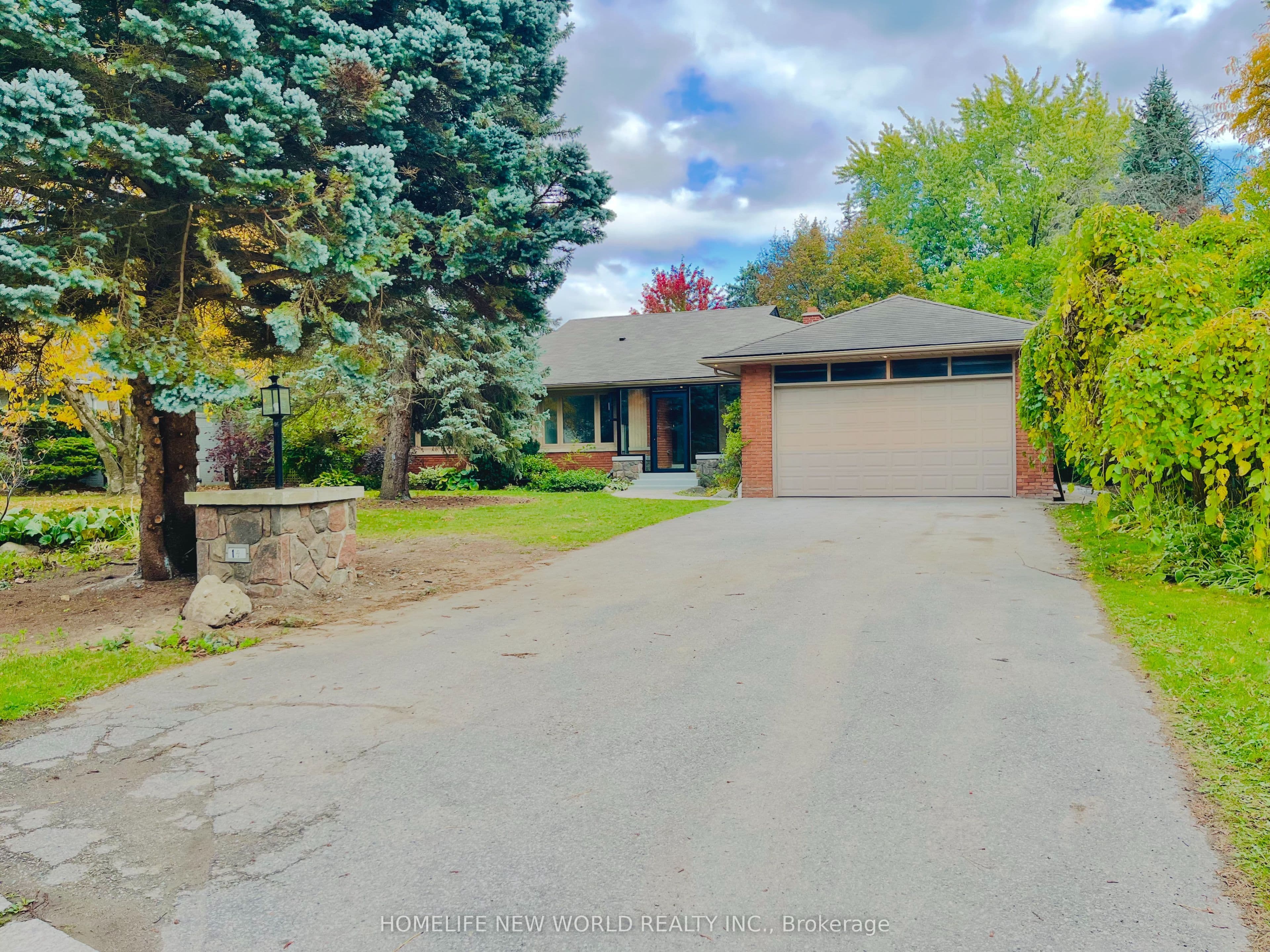 14 ROLLSCOURT Drive photo 1