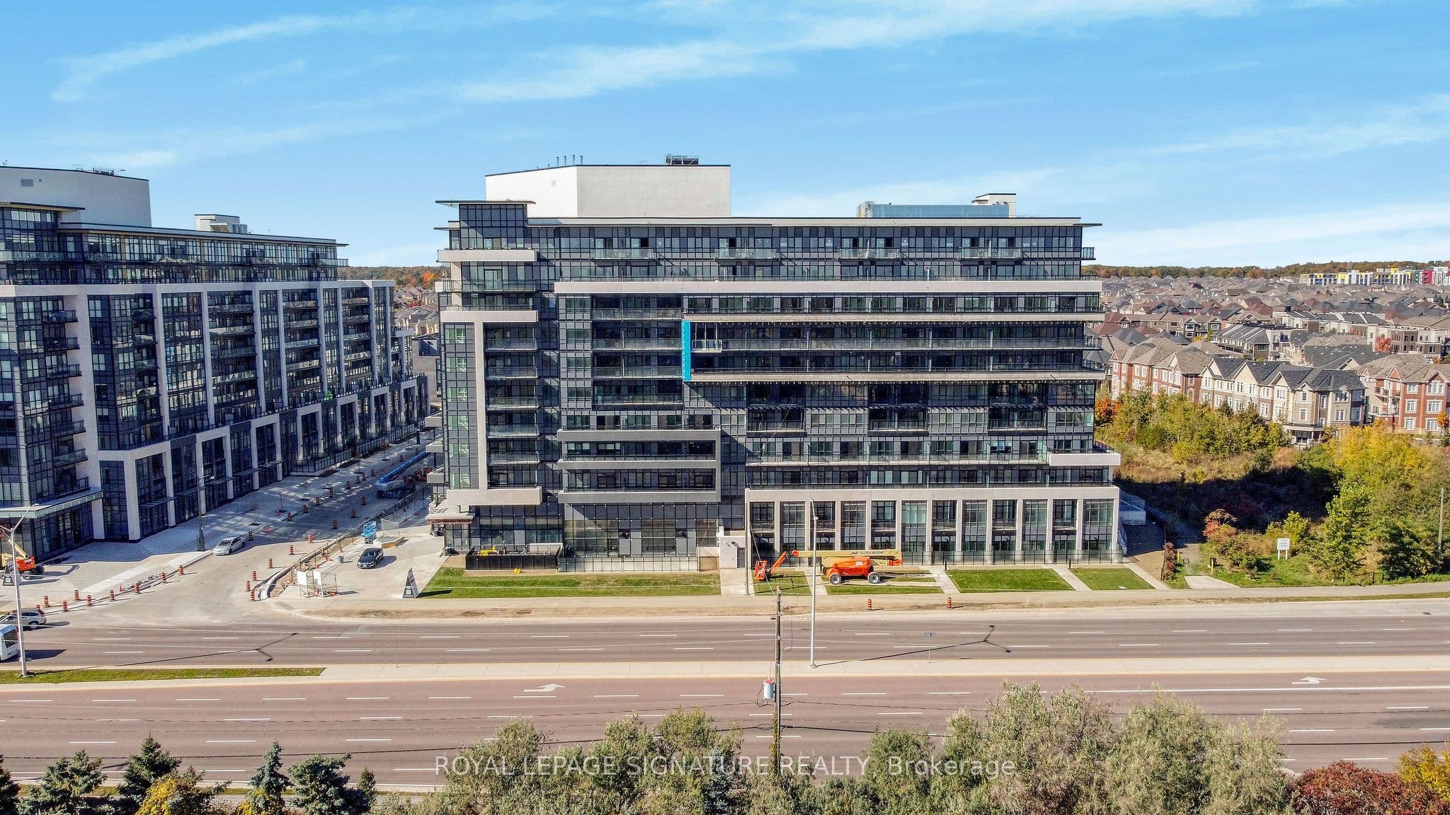 Unit 234 395 Dundas Street photo 1