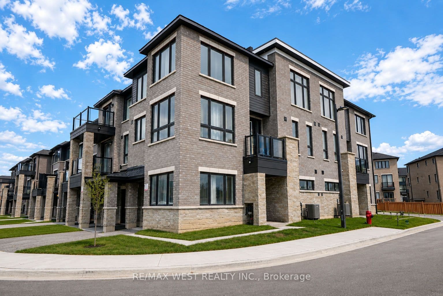34 Spry Lane photo 1