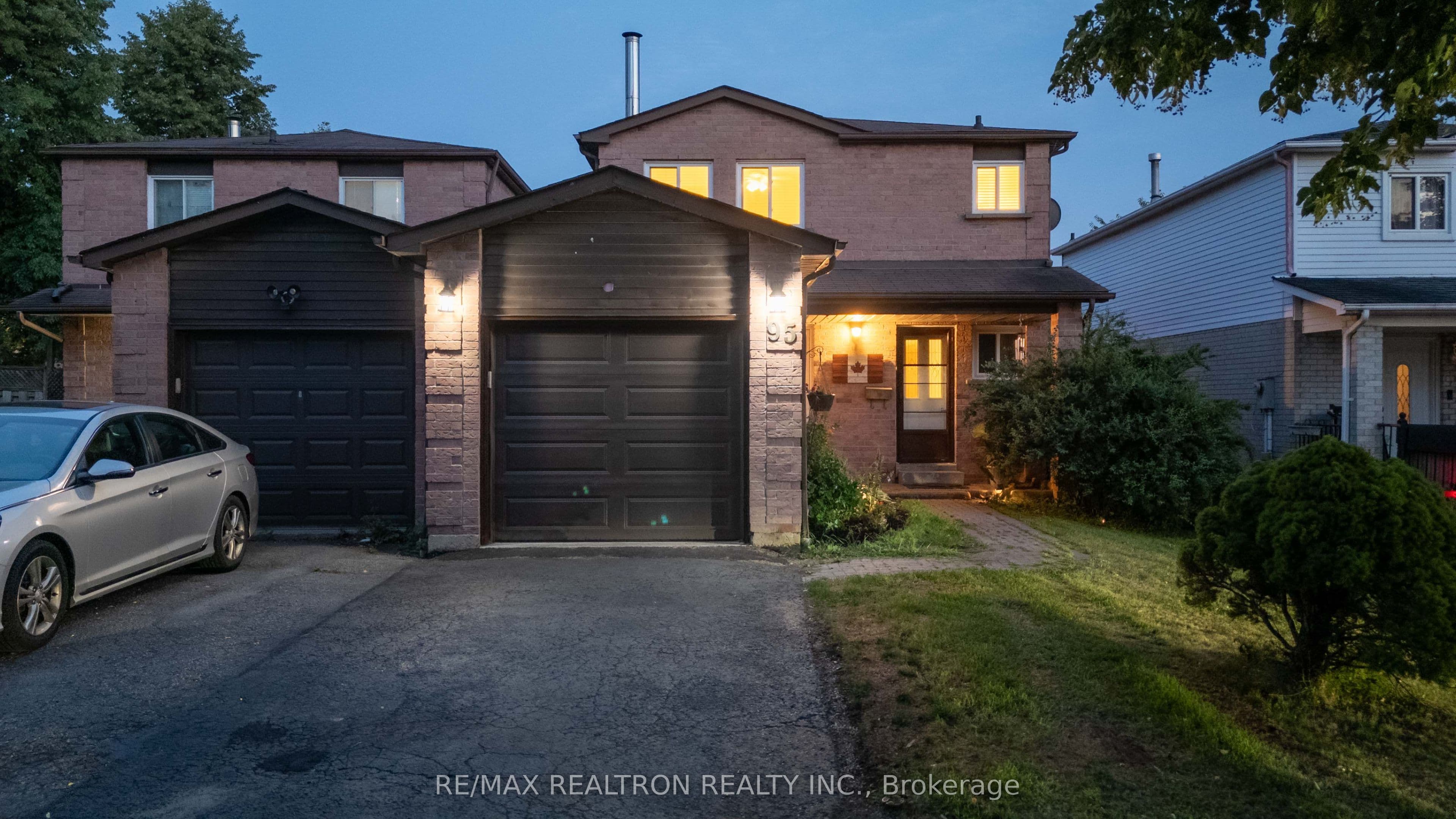 95 Chalmers Crescent photo 1