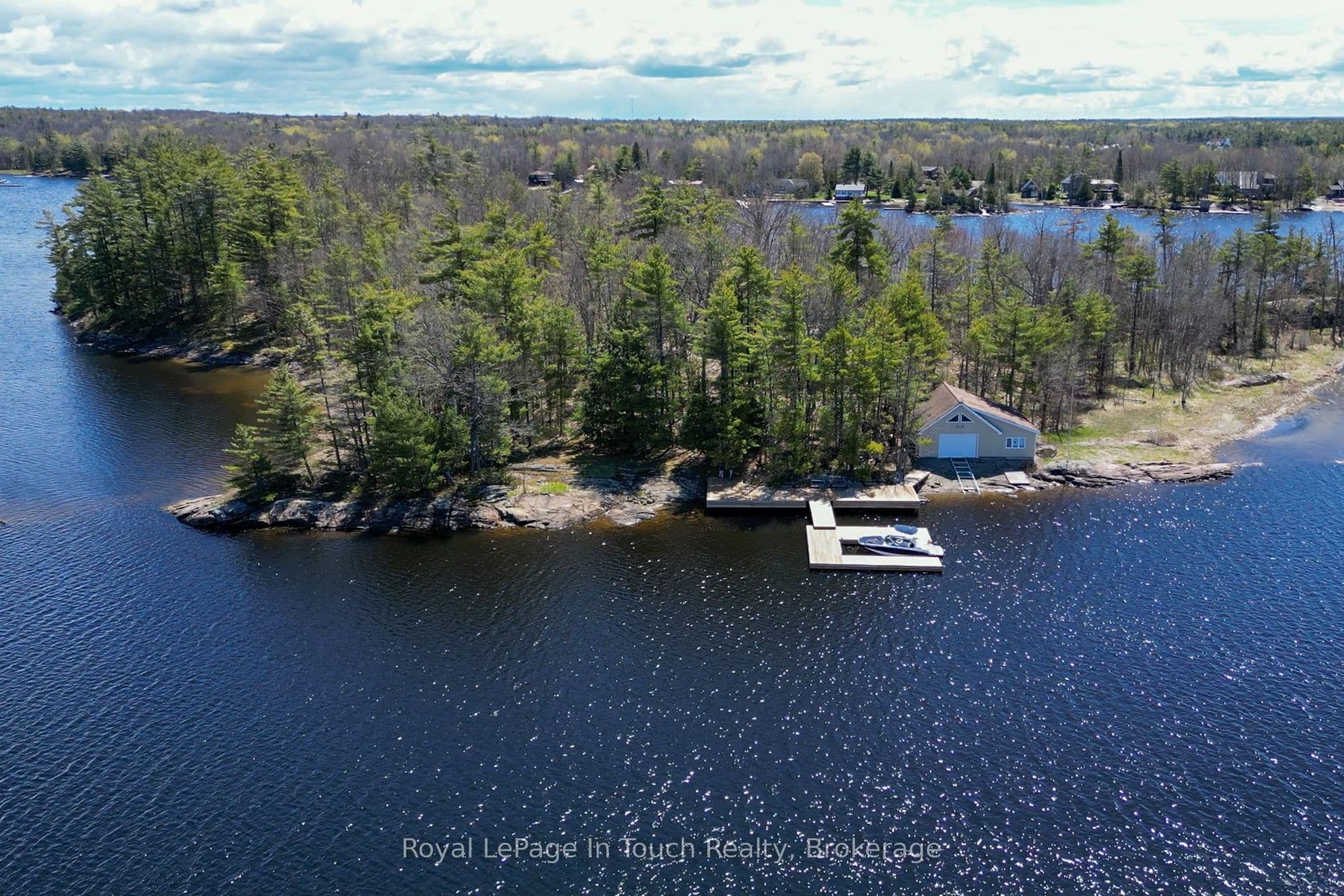 2 Island 880 N/A photo 1