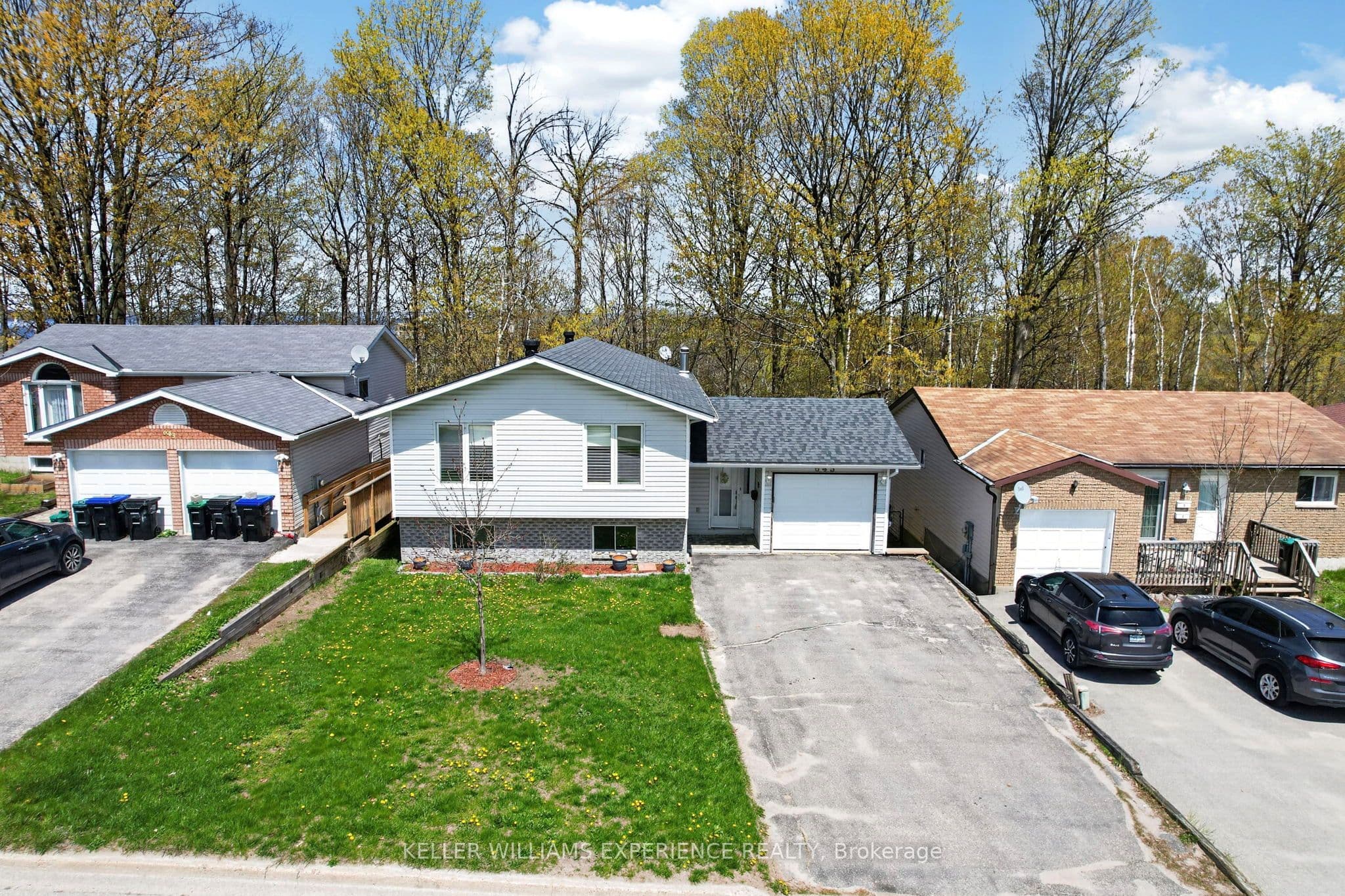 645 Bayview Drive photo 1