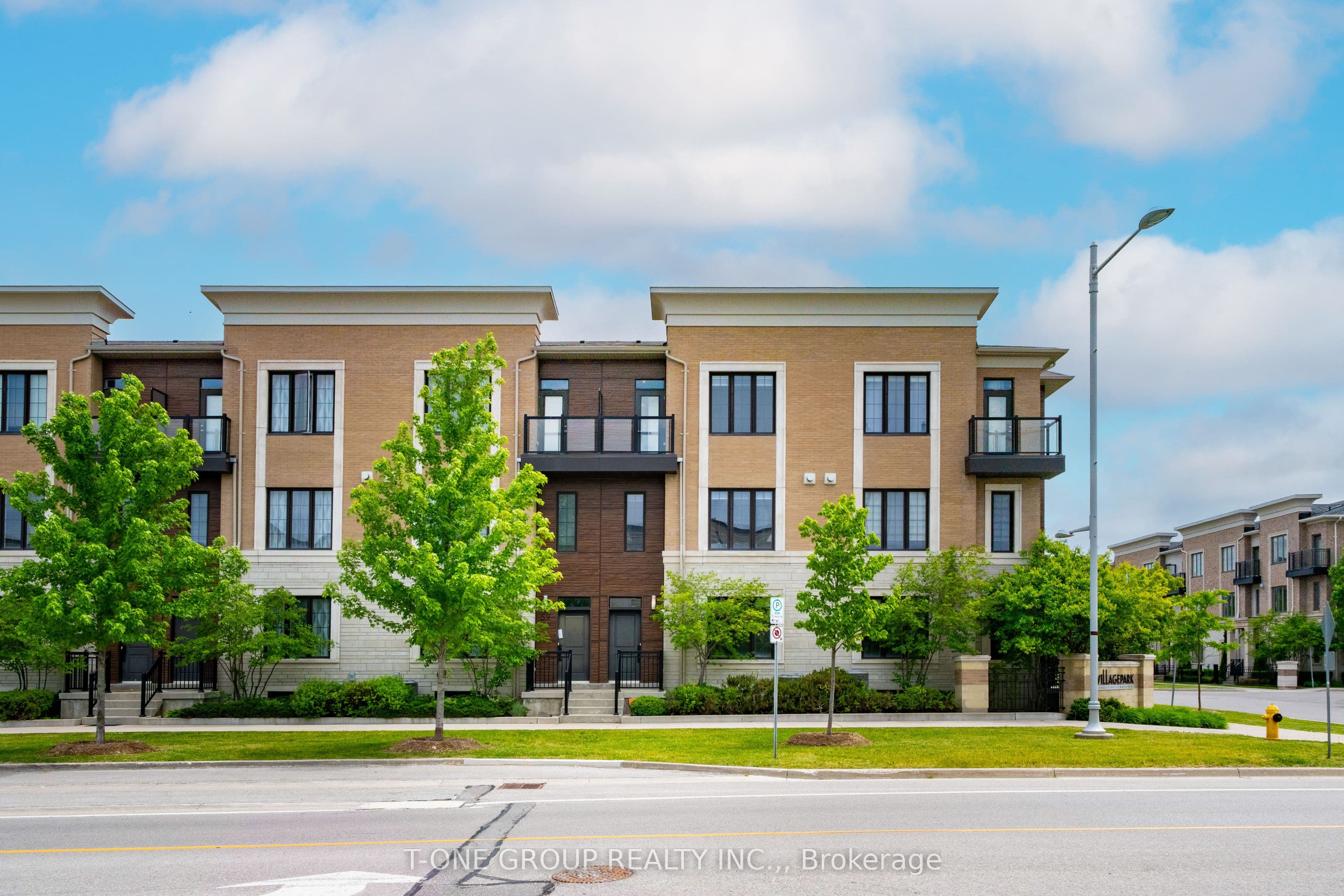 Unit 38 57 Village Parkway photo 1