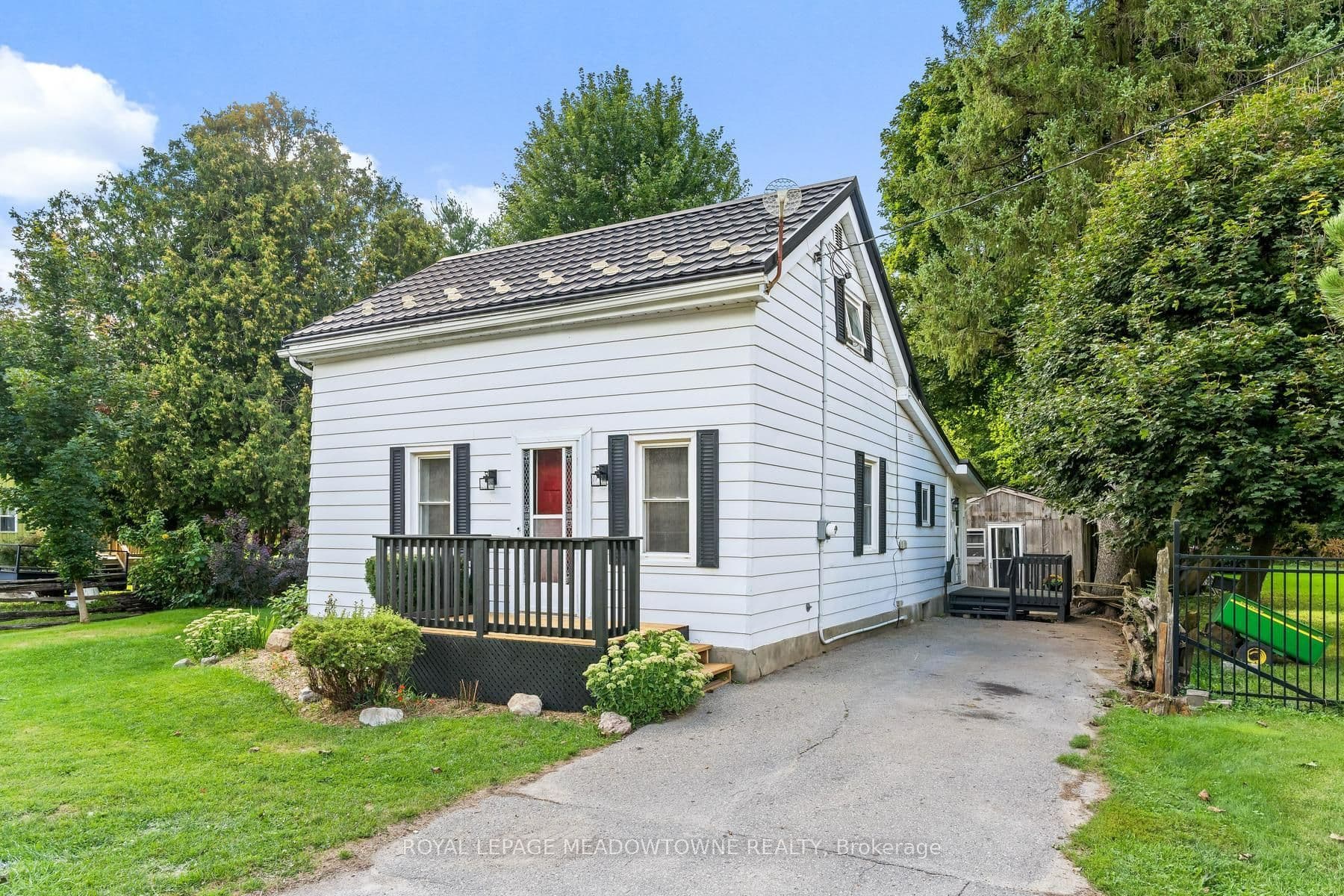 22025 Erin East Garafrax Townline photo 1