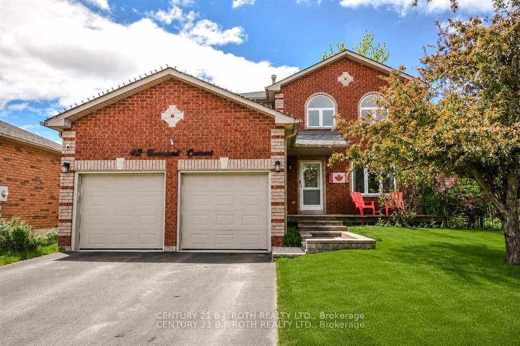 42 Farmstead Crescent photo 1