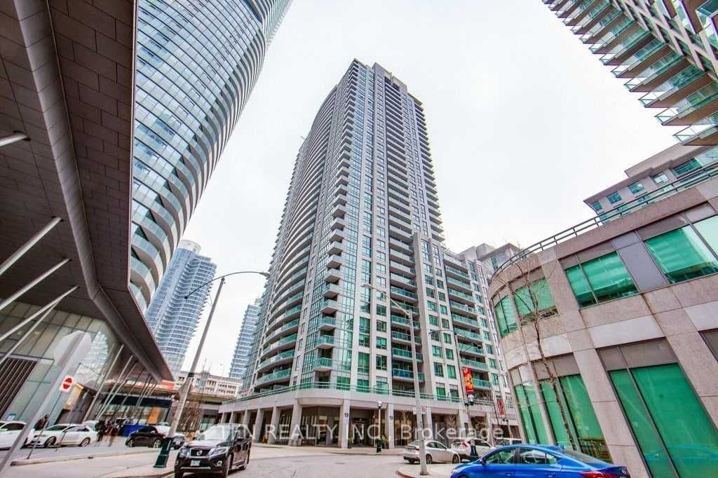 Unit 3306 19 Grand Trunk Crescent photo 1