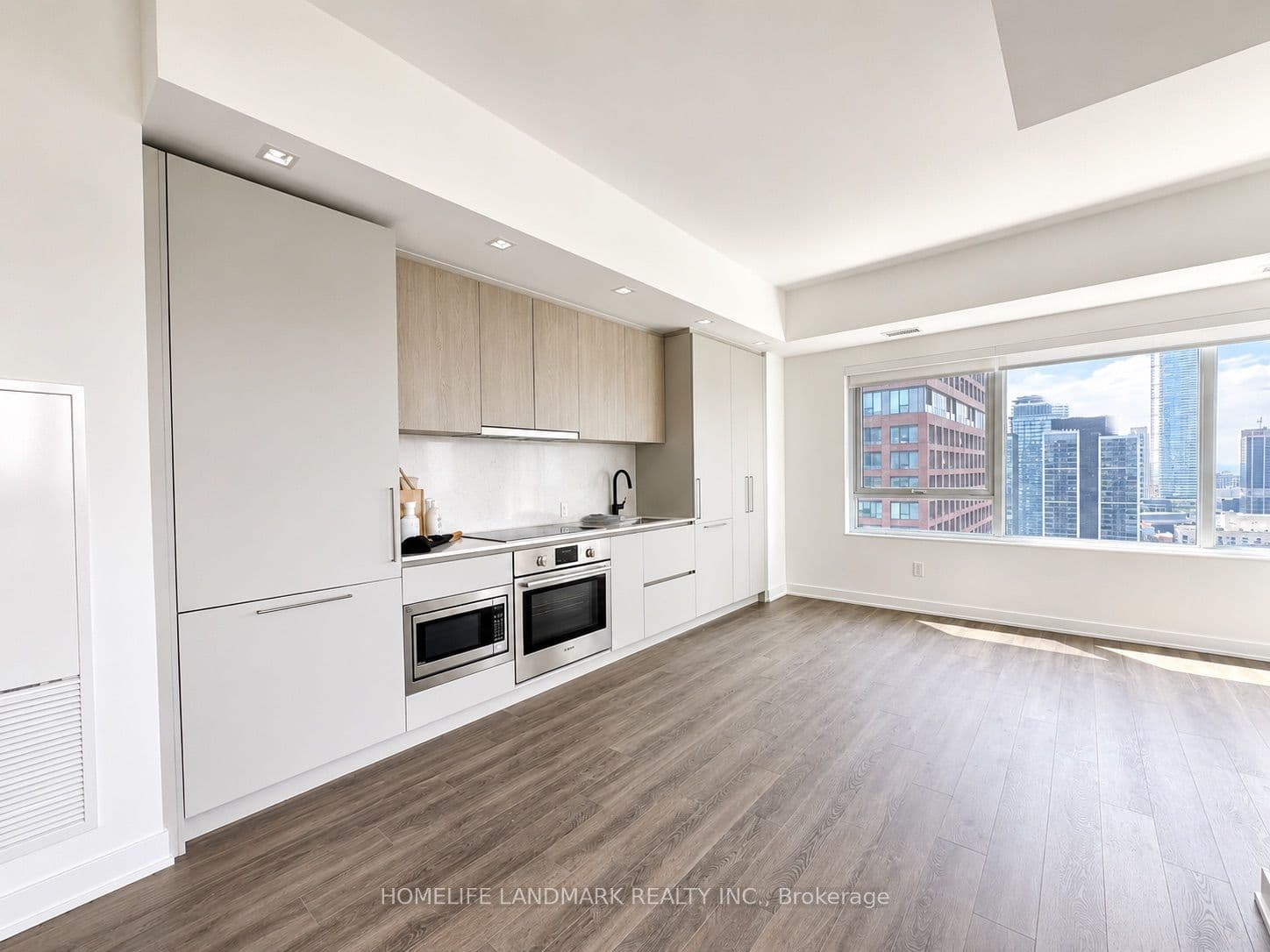 Unit 3904 609 Sherbourne Street photo 1