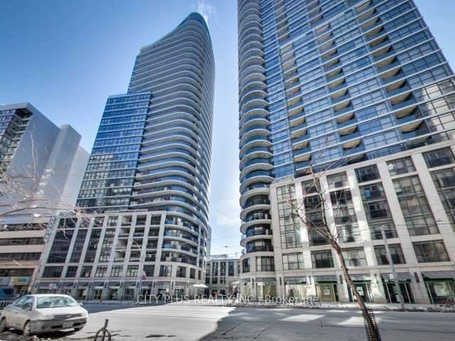 Unit 1810 25 Carlton Street photo 1