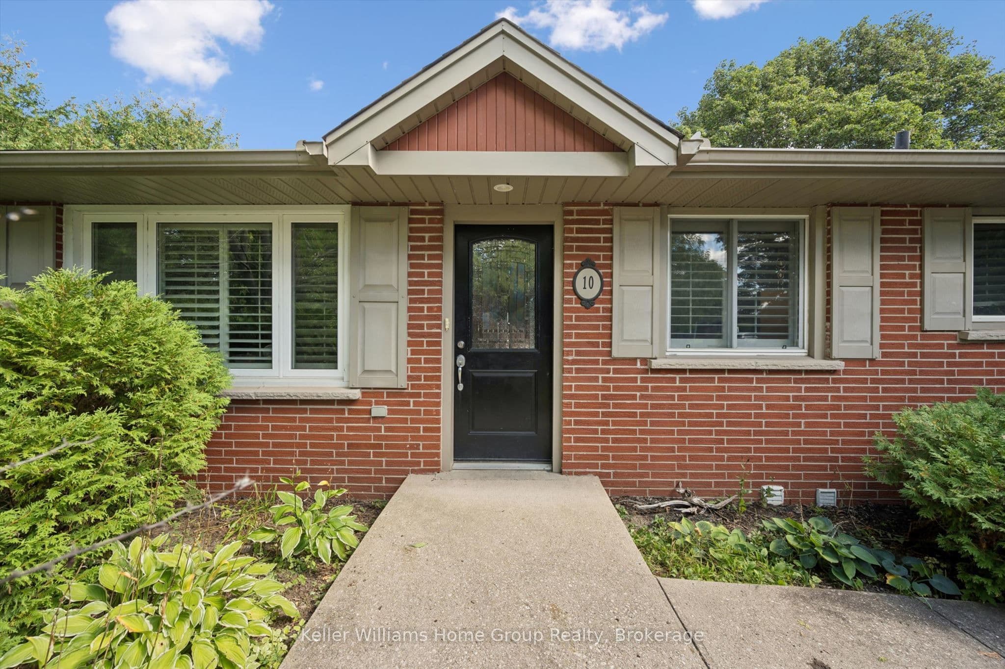 10 PICADILLY Place photo 1