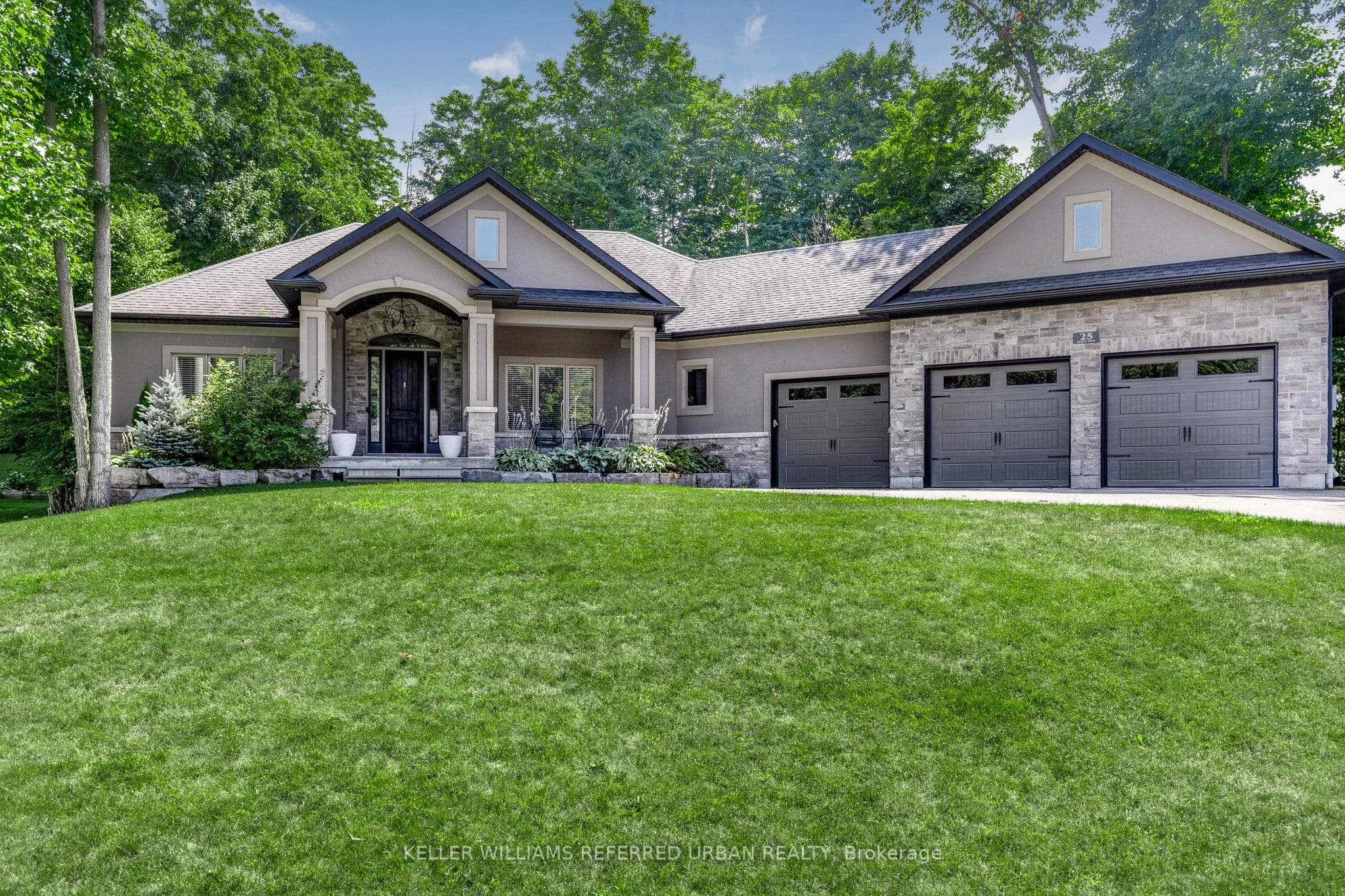 25 Heron Boulevard photo 1
