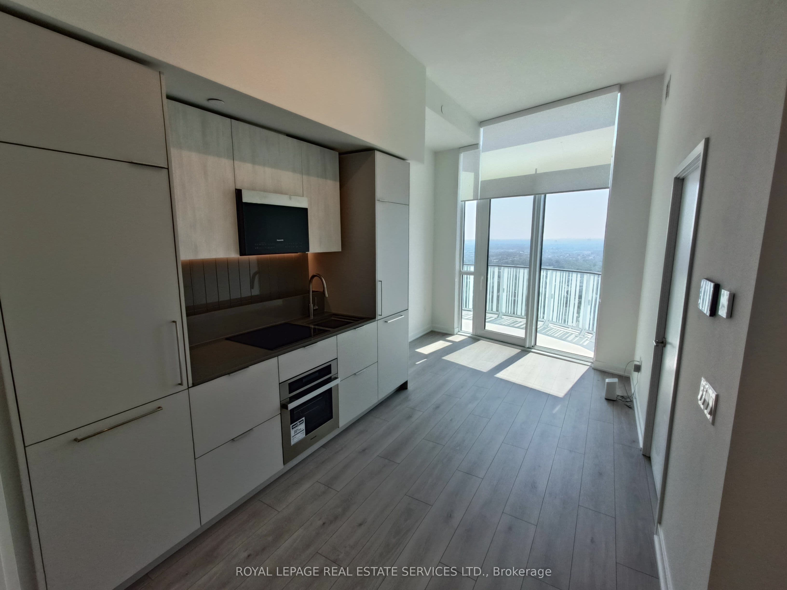 Unit 3210 1 Fairview Road photo 1