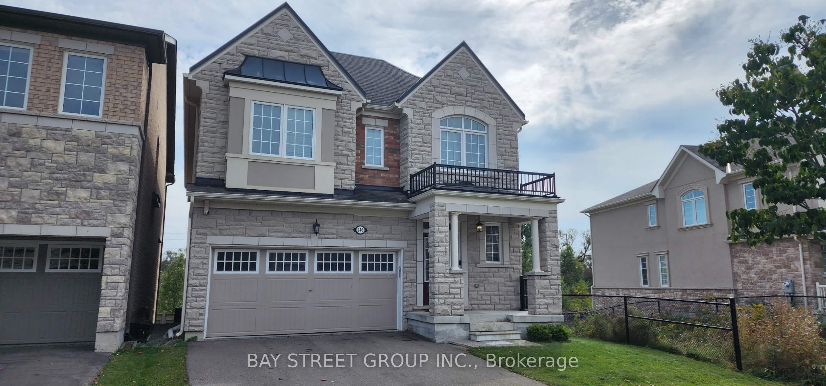 246 Degraaf Crescent photo 1