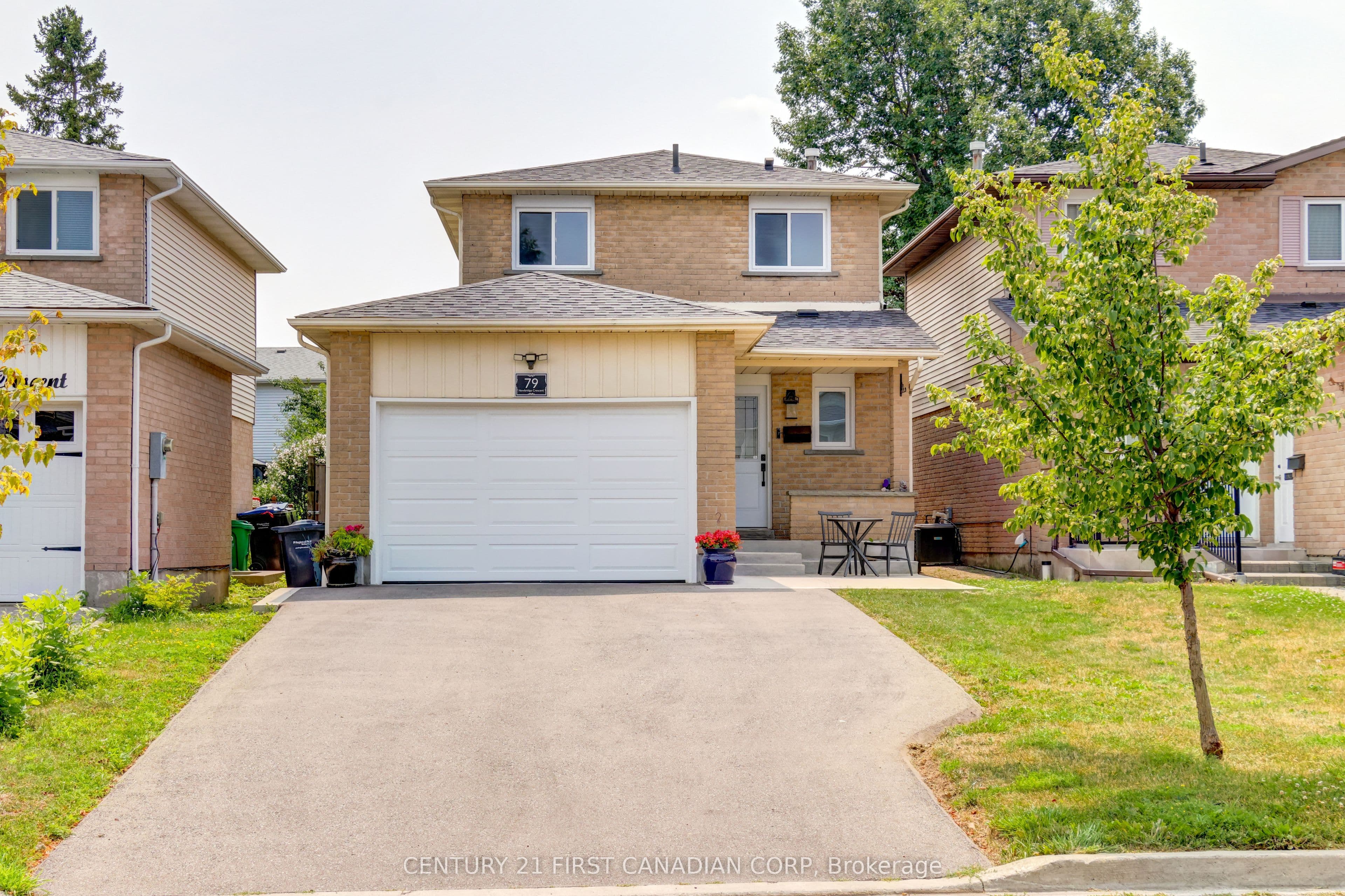 79 Newbridge Crescent photo 1