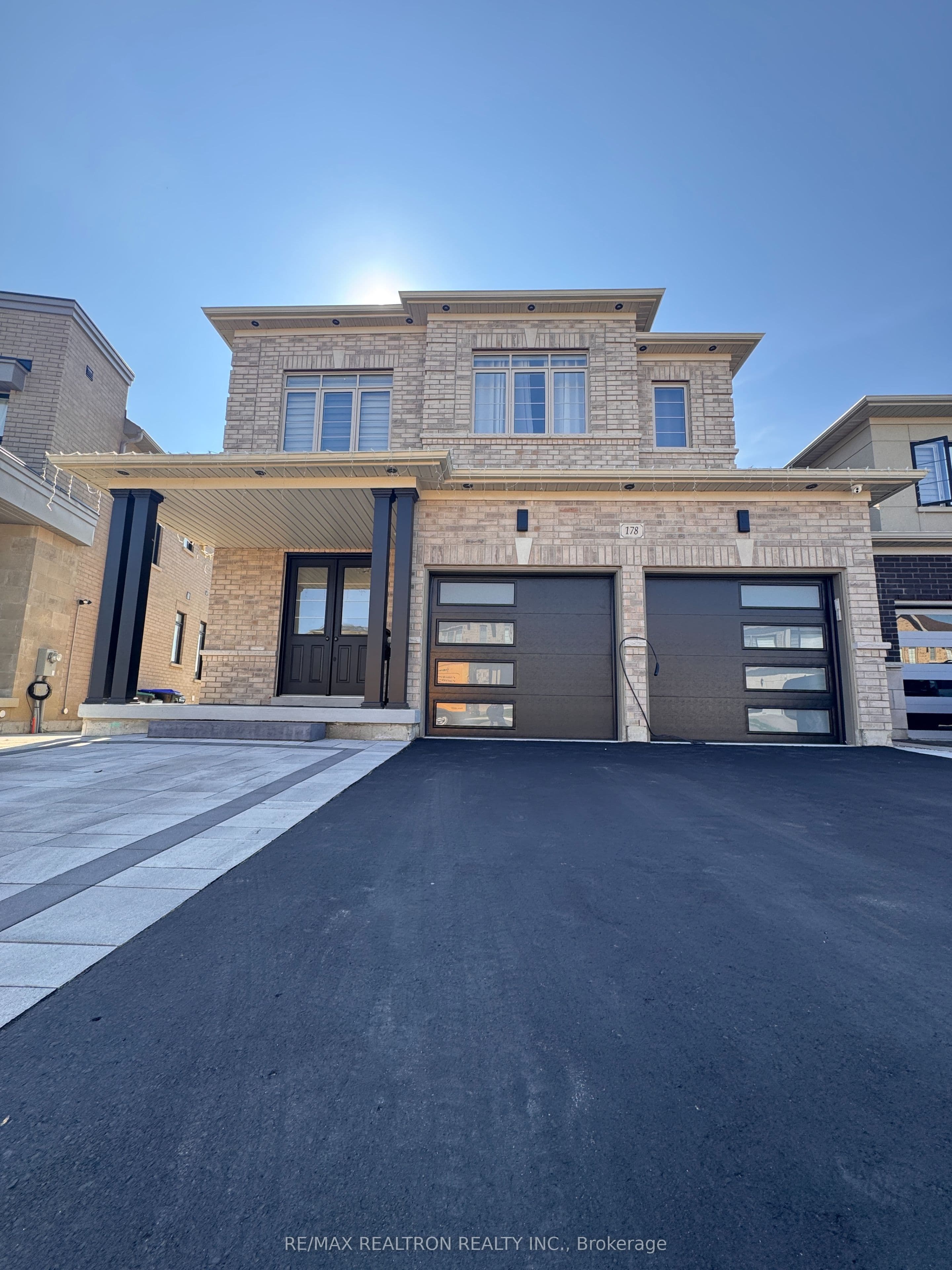 178 Ferragine Crescent photo 1