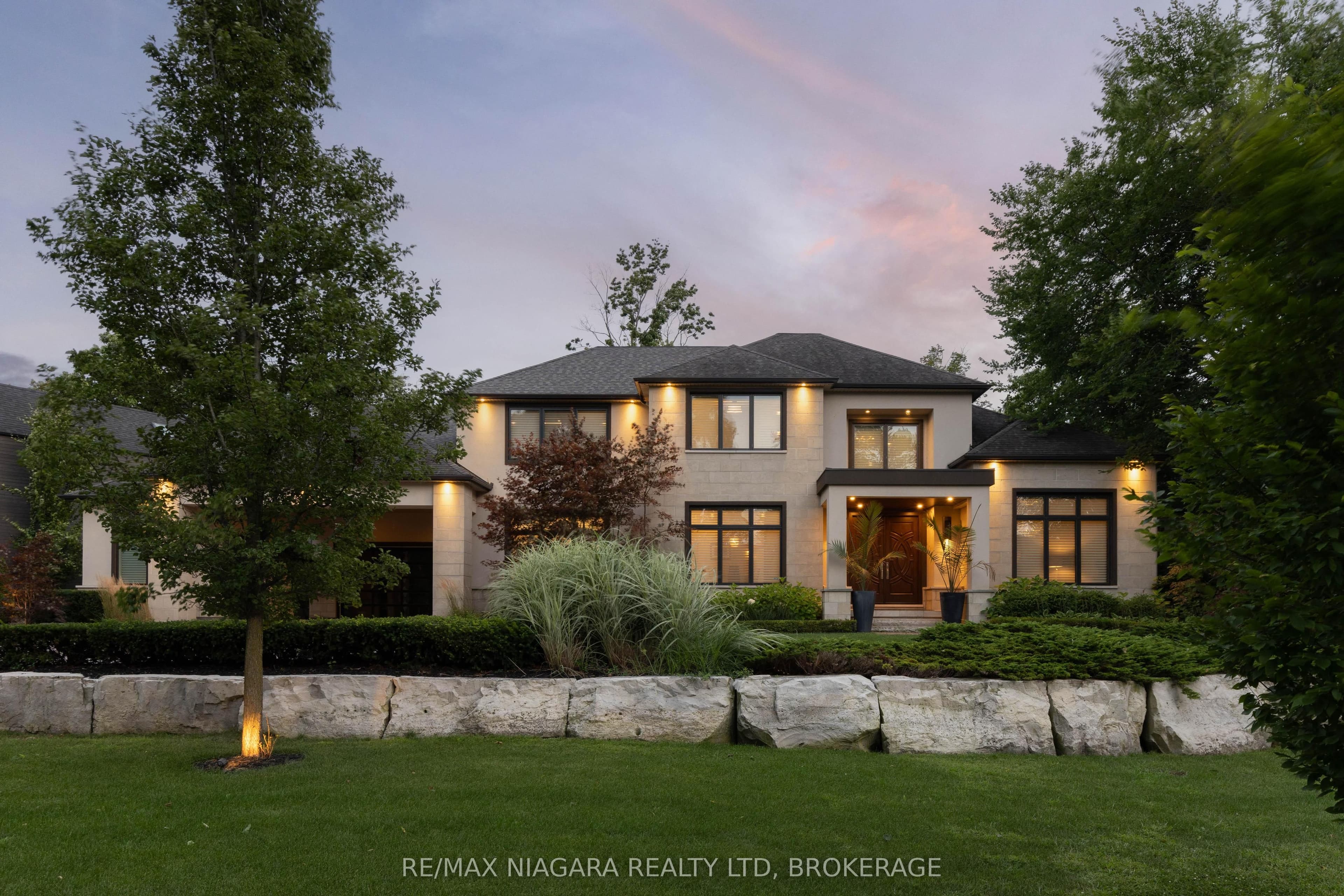 362 Niagara Boulevard photo 1