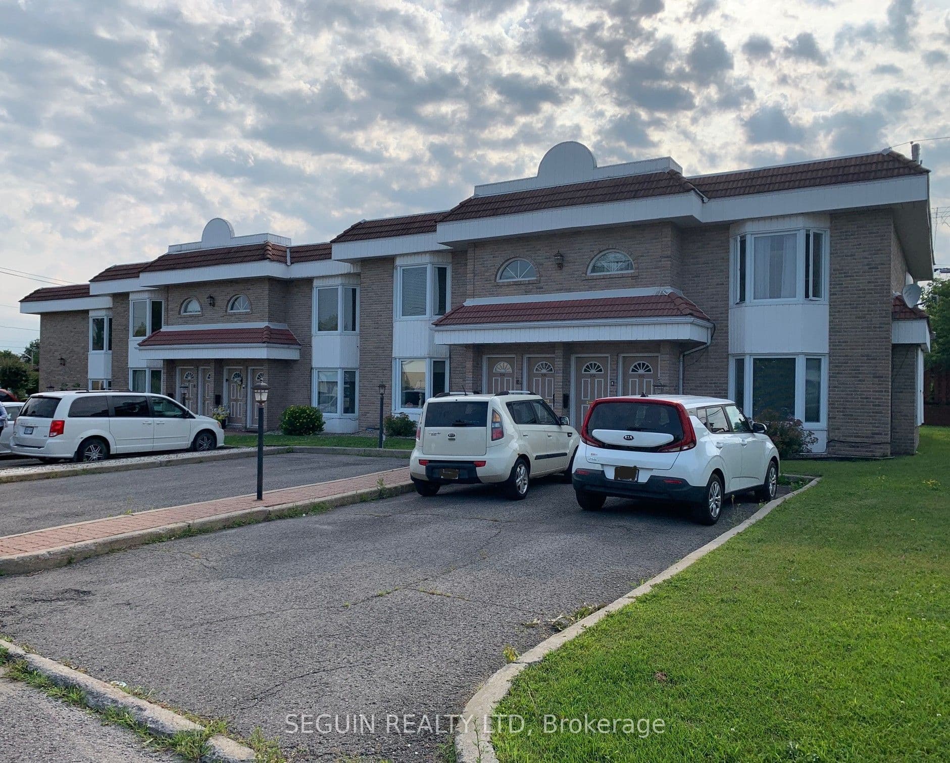 Unit #2 936 Lafleche Road photo 1