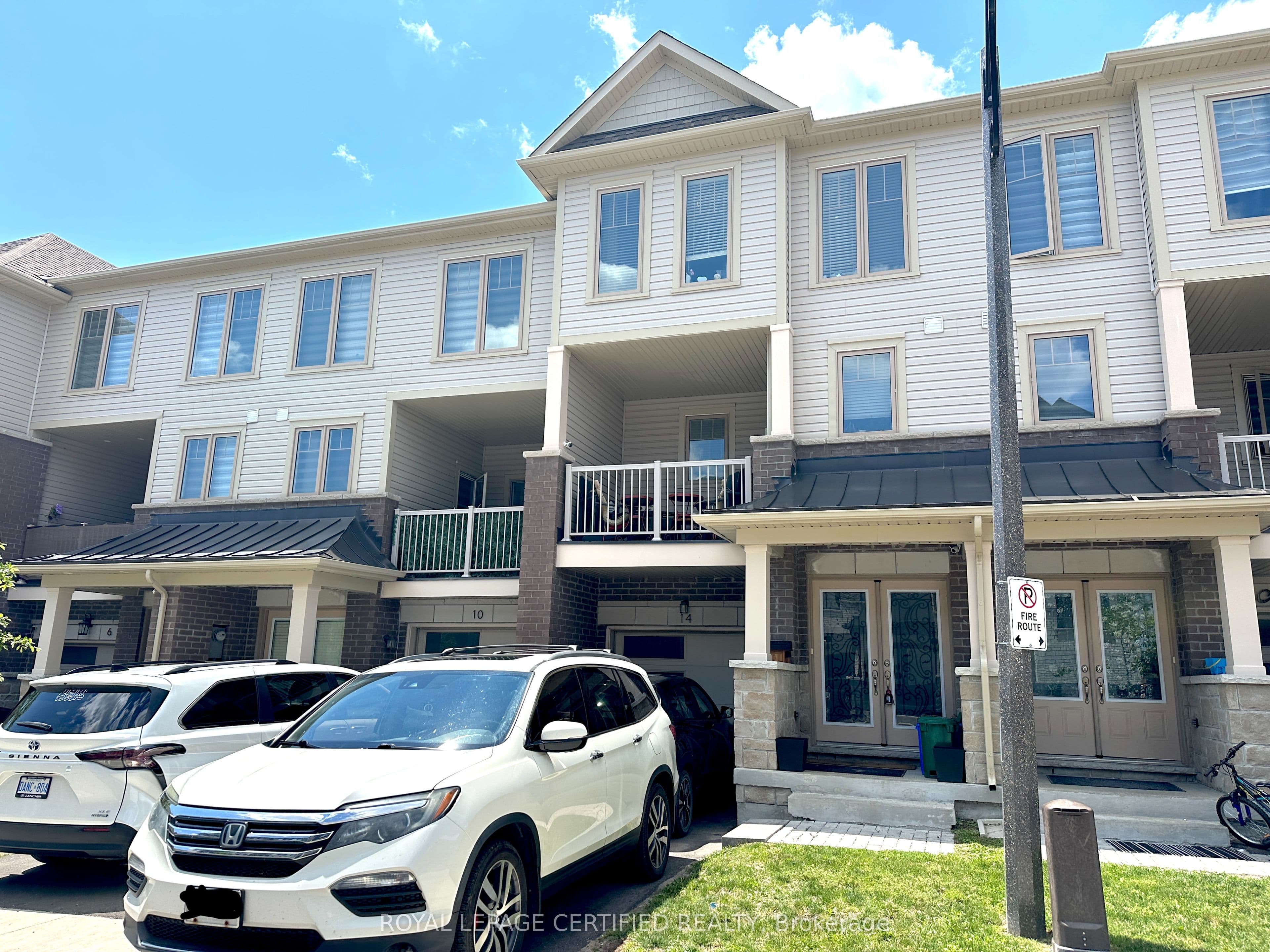 14 Ambereen Place photo 1
