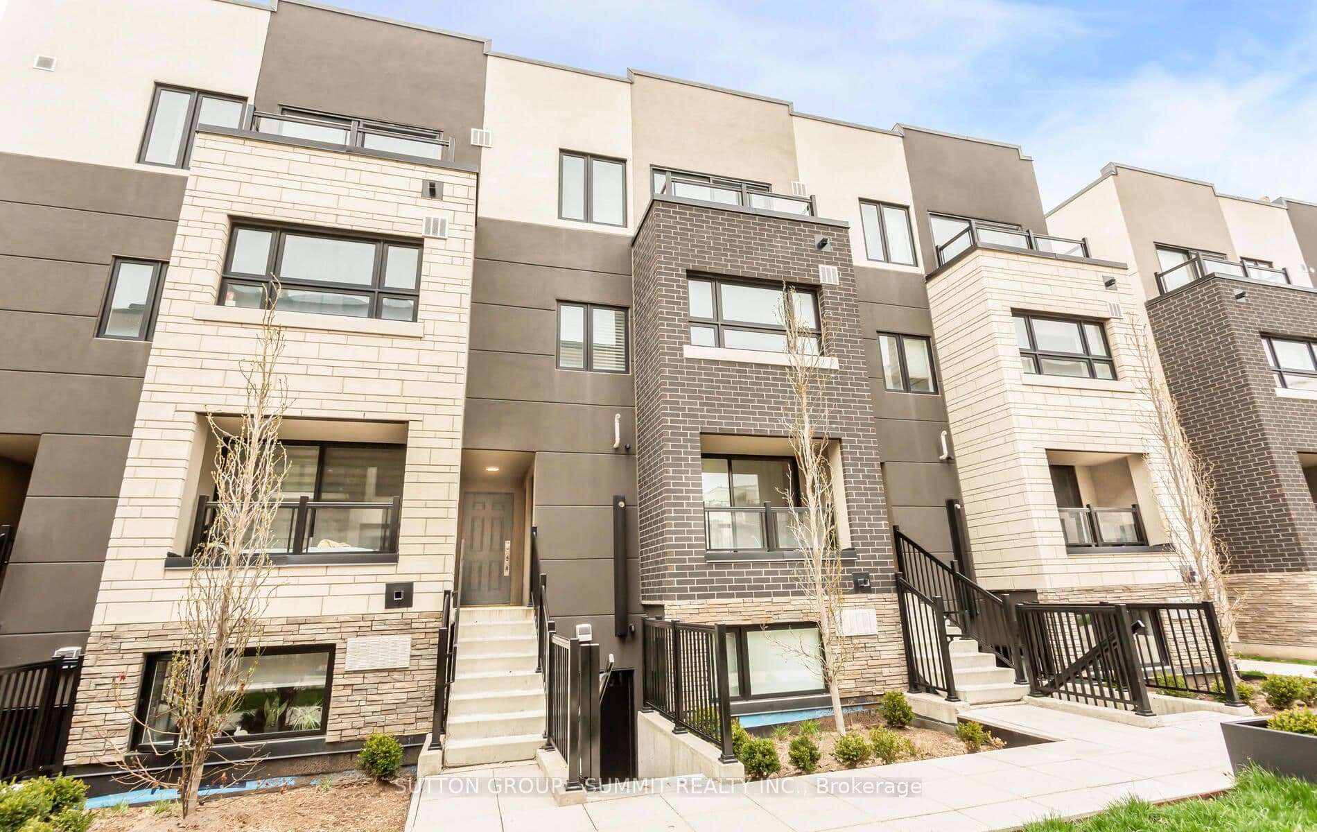Unit 207 1137 Cooke Boulevard photo 1
