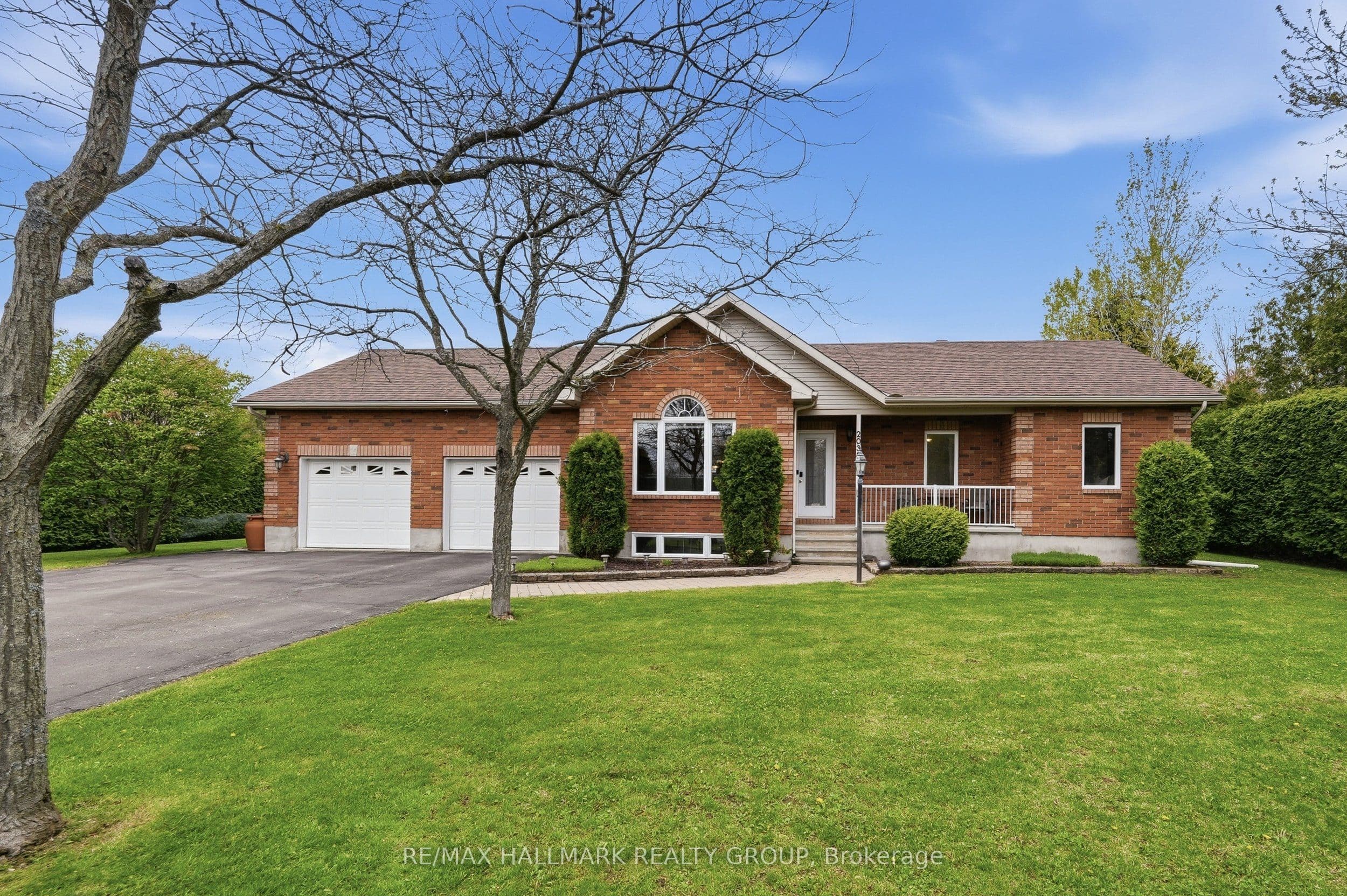 2039 Onyx Street photo 1
