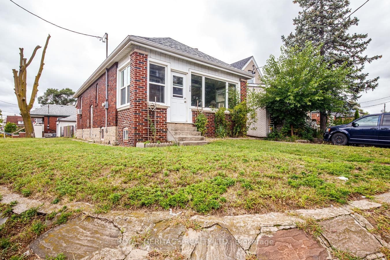 758 Jane Street photo 1