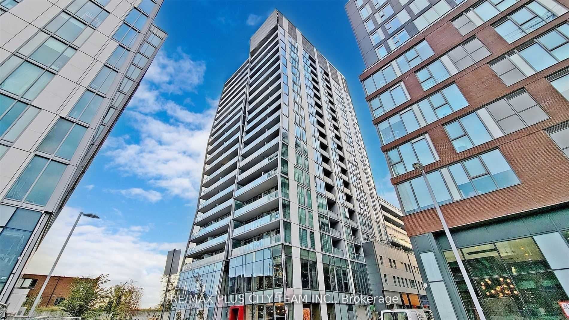 Unit 1110 15 Baseball Place photo 1