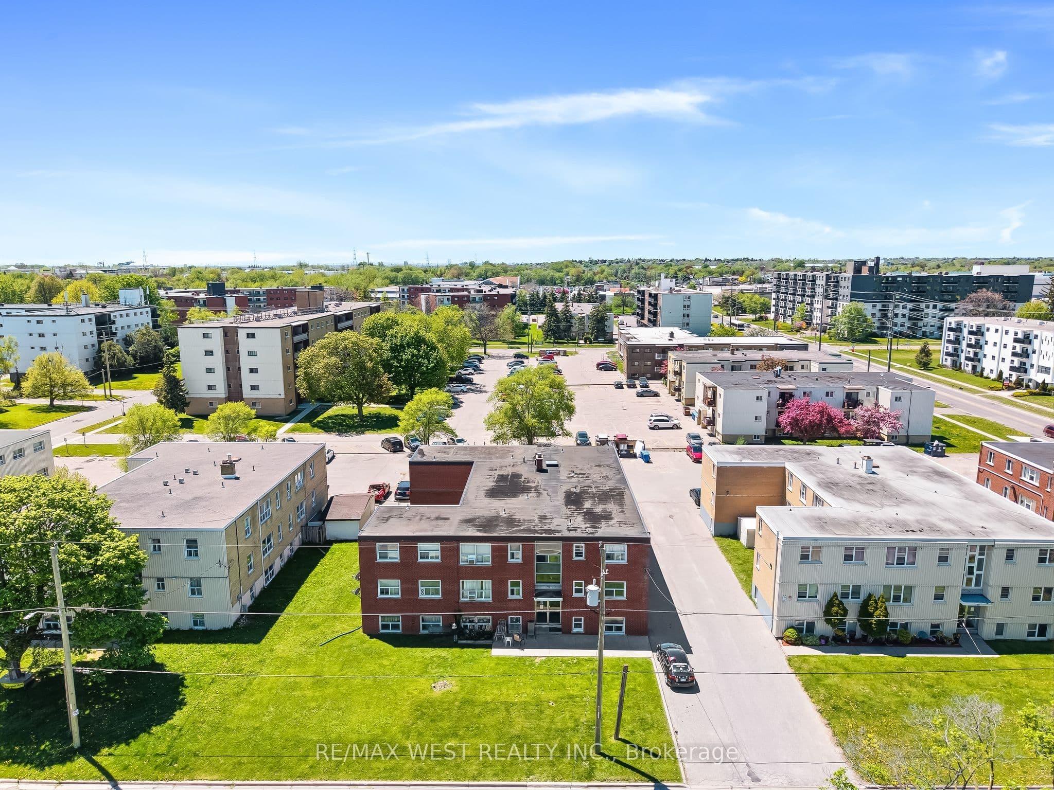 300 Montrave Avenue photo 1