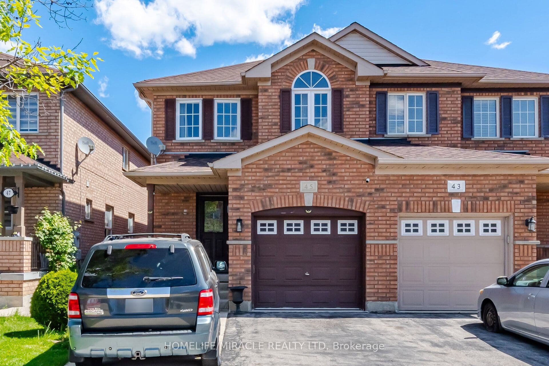 45 Ridgefield Court photo 1