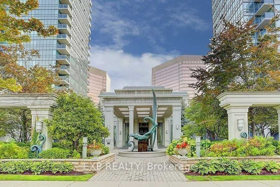Unit 422 25 Greenview Avenue photo 1